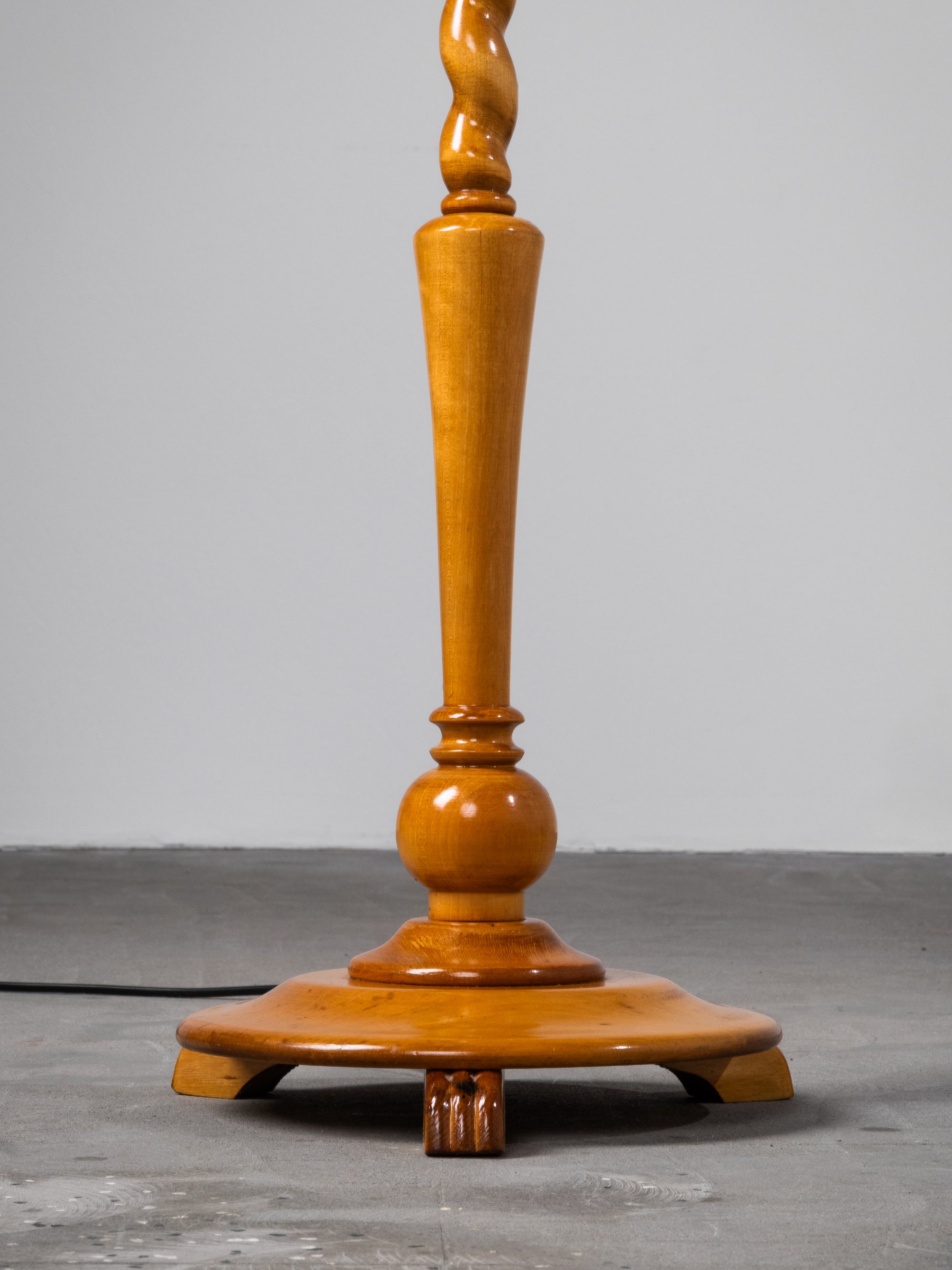 Art Deco Floor Lamp with Spiral Carved Birch Stem, Finland, 1940s