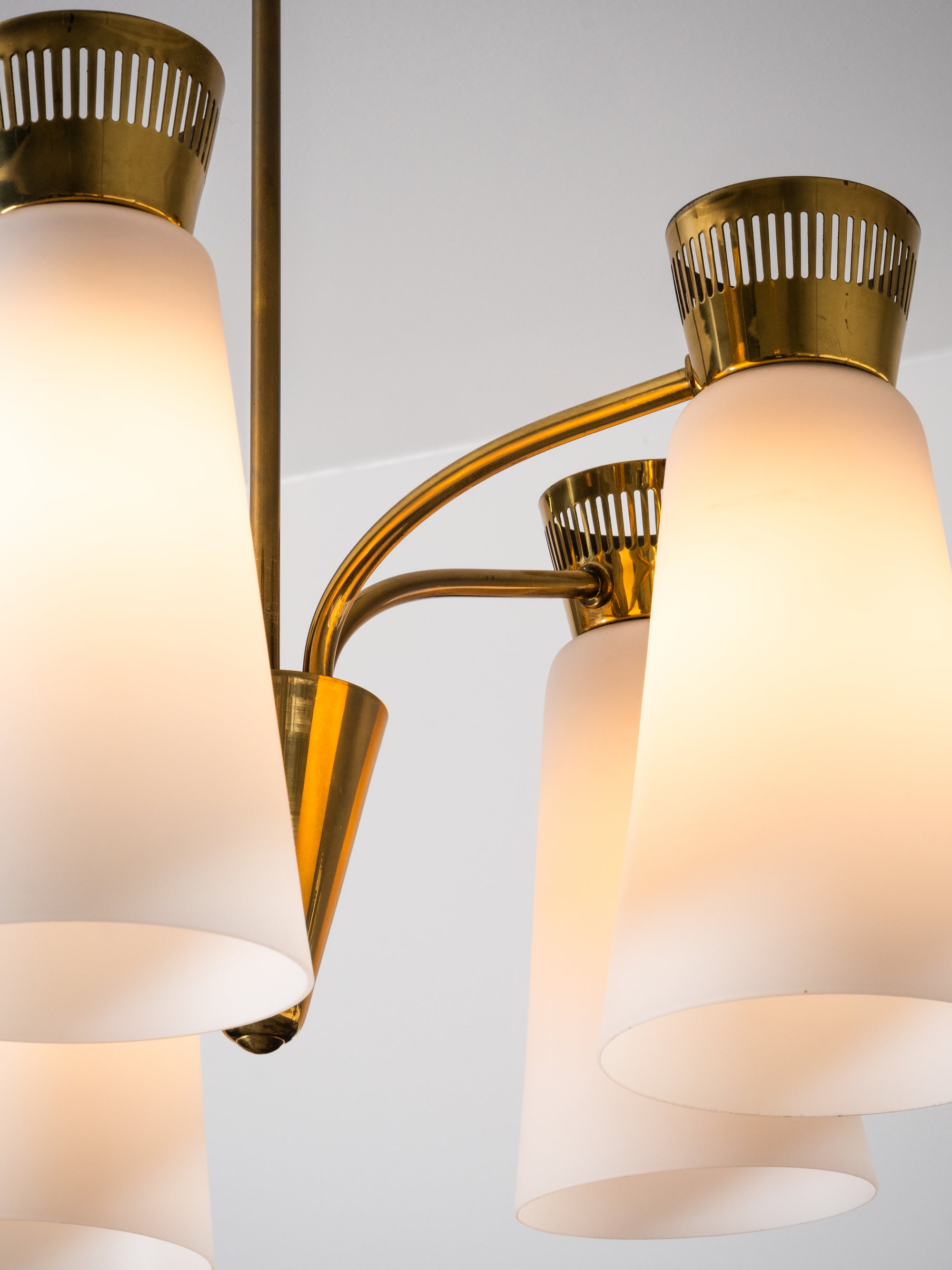 Mid-Century Model ER 103/5 Brass &amp; Opaline Glass Ceiling Lamp by Itsu, Finland