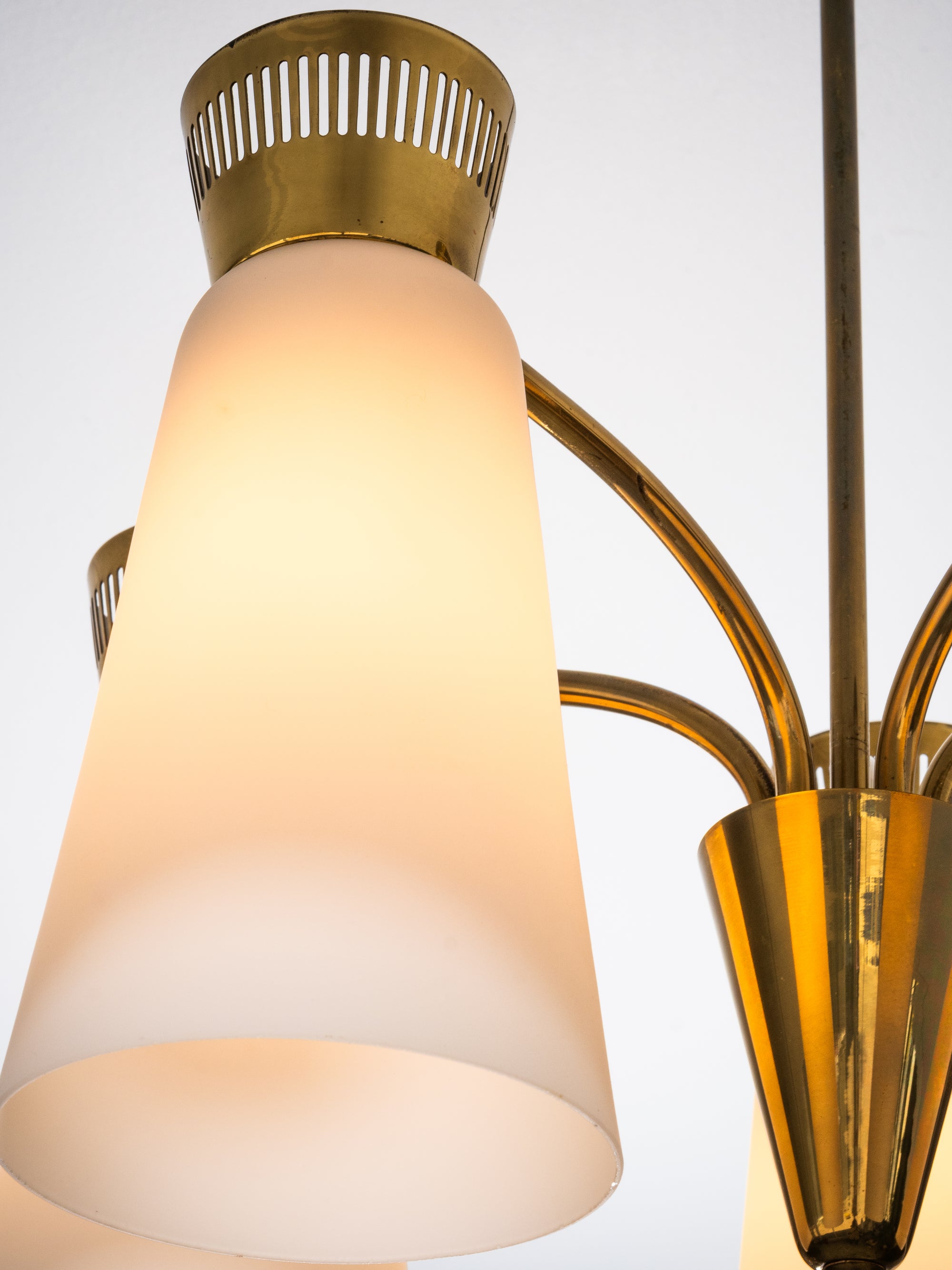 Mid-Century Model ER 103/5 Brass &amp; Opaline Glass Ceiling Lamp by Itsu, Finland
