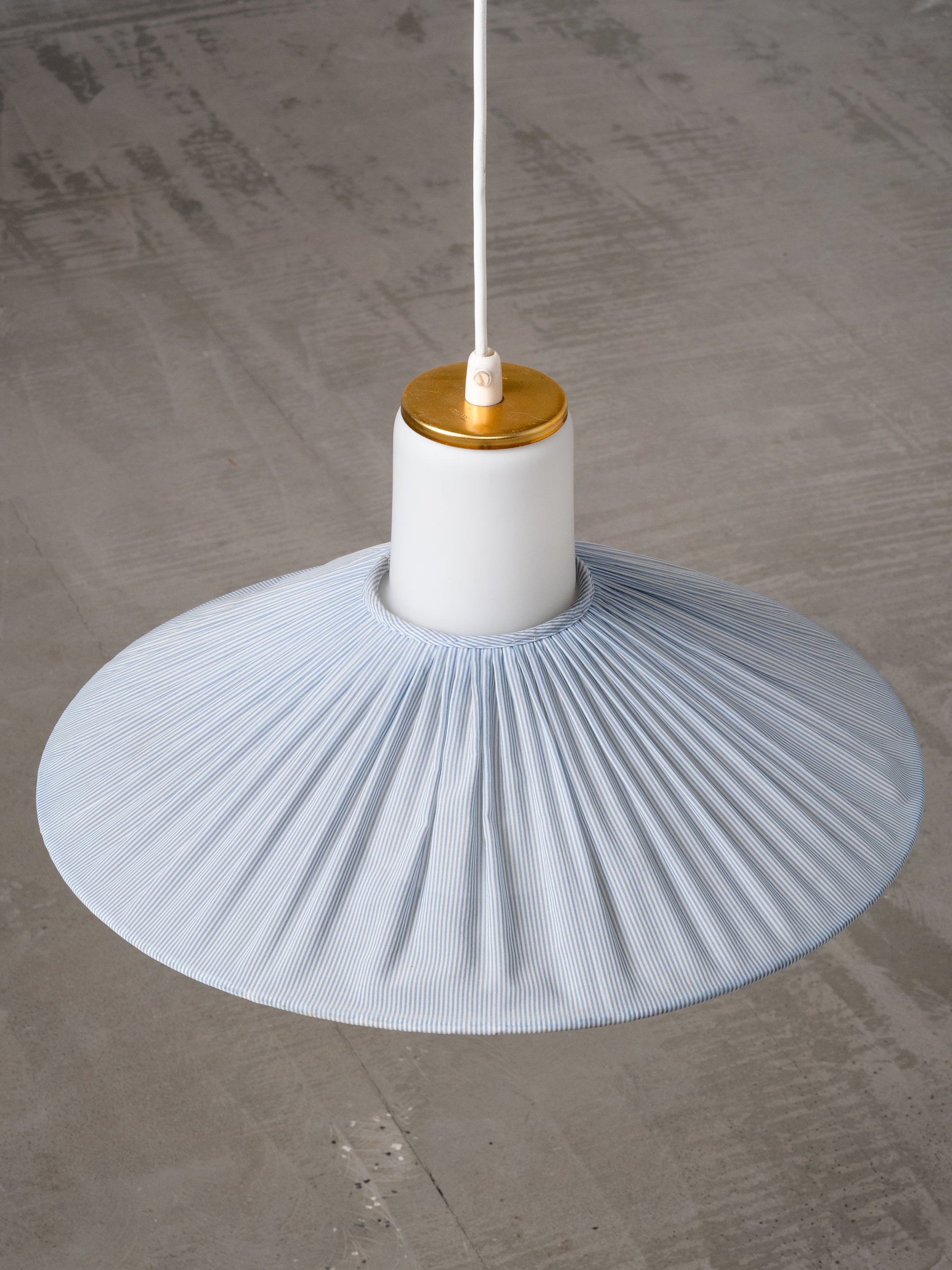 Paavo Tynell Model K3-44 Pendant in Glass, Brass &amp; Fabric, Idman, Finland, 1950s