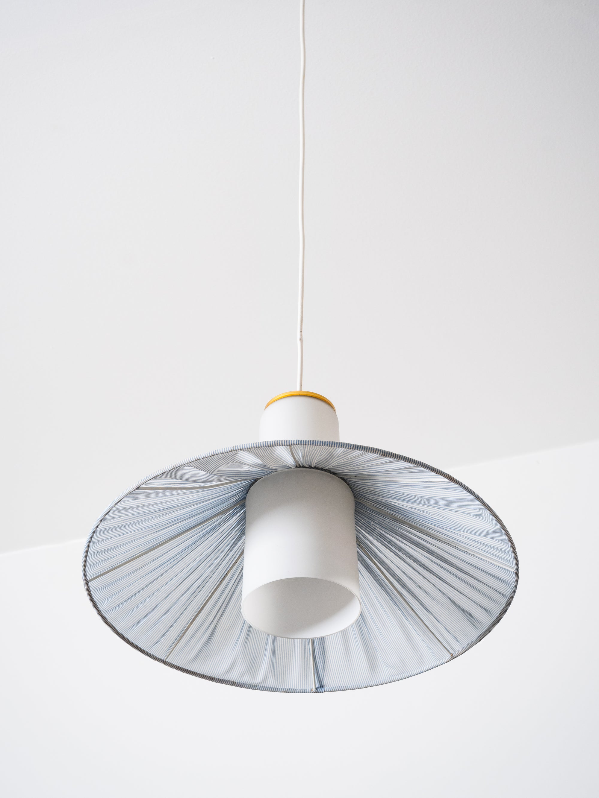Paavo Tynell Model K3-44 Pendant in Glass, Brass &amp; Fabric, Idman, Finland, 1950s