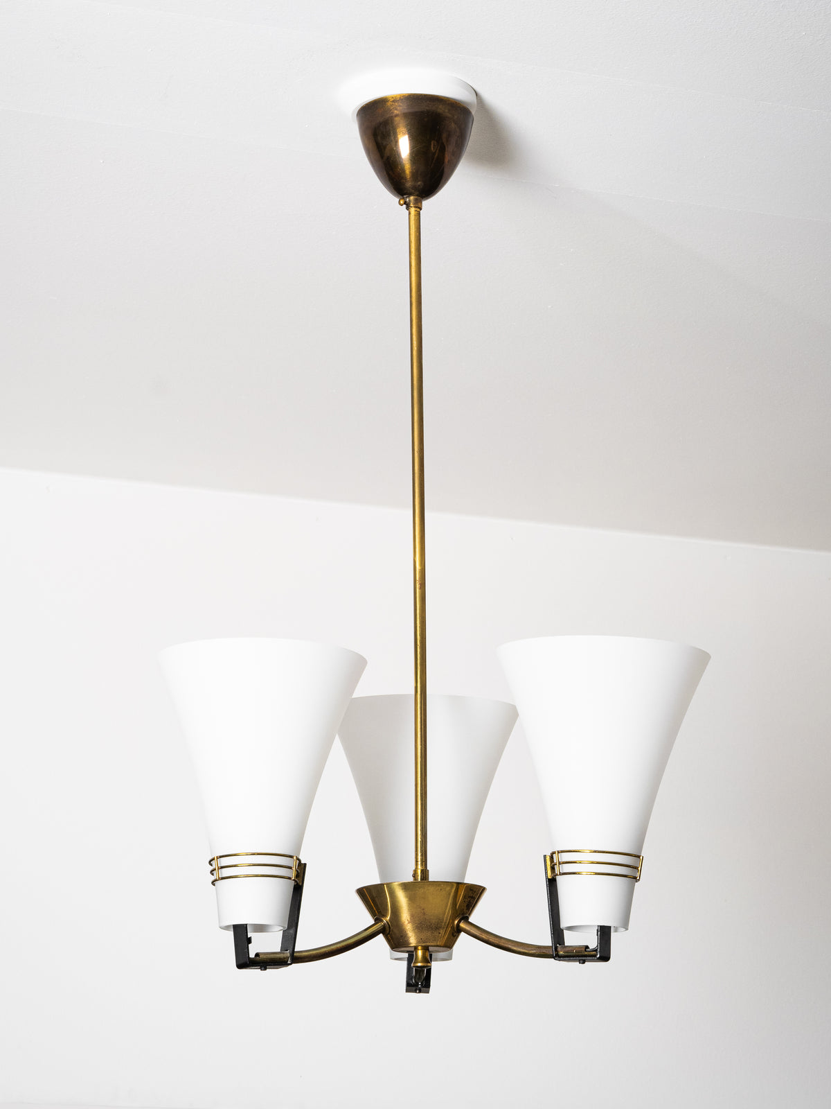 Brass &amp; Opaline Glass Chandelier Model ER 151/3 by Itsu, Finland, 1960s