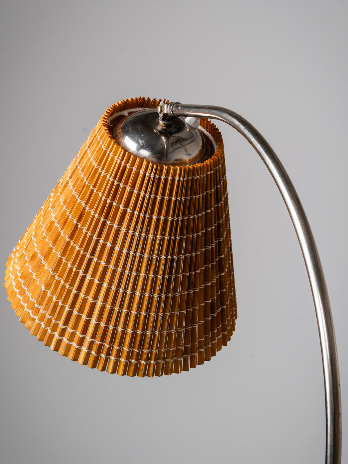 Curved Birch &amp; Metal Floor Lamp Model G-50 by Lindström, Finland, 1950s