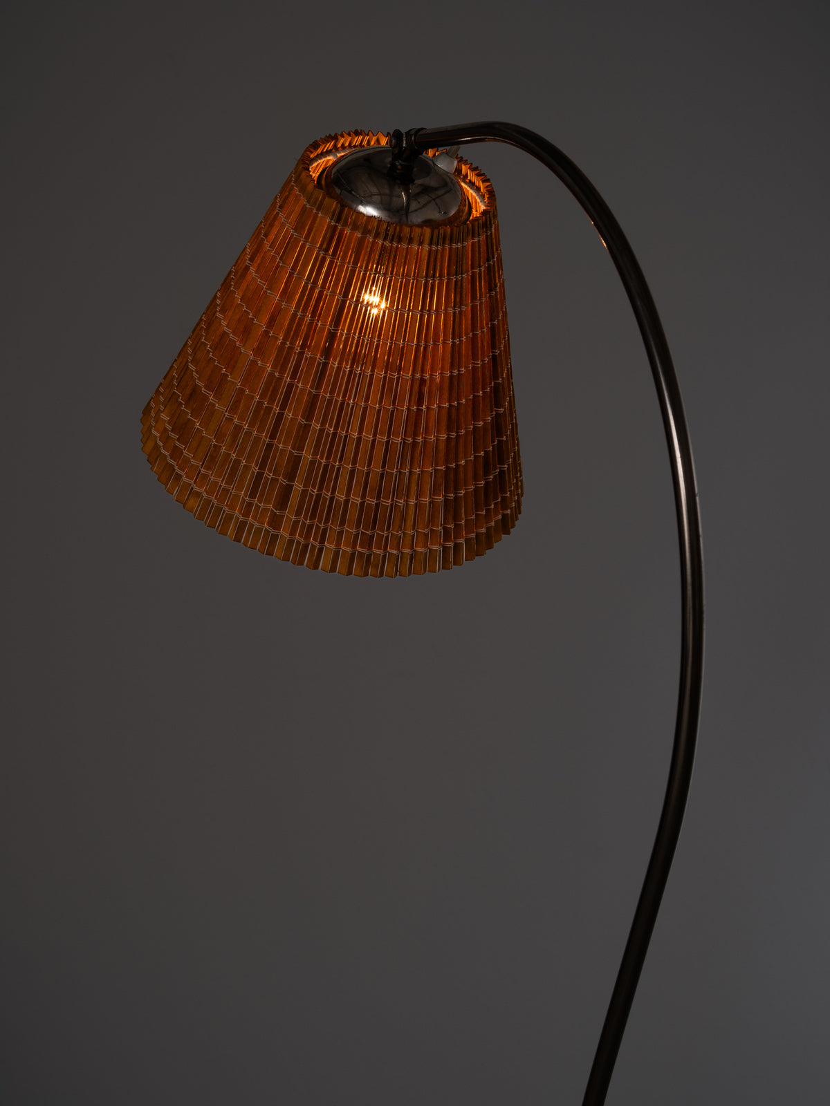 Curved Birch &amp; Metal Floor Lamp Model G-50 by Lindström, Finland, 1950s