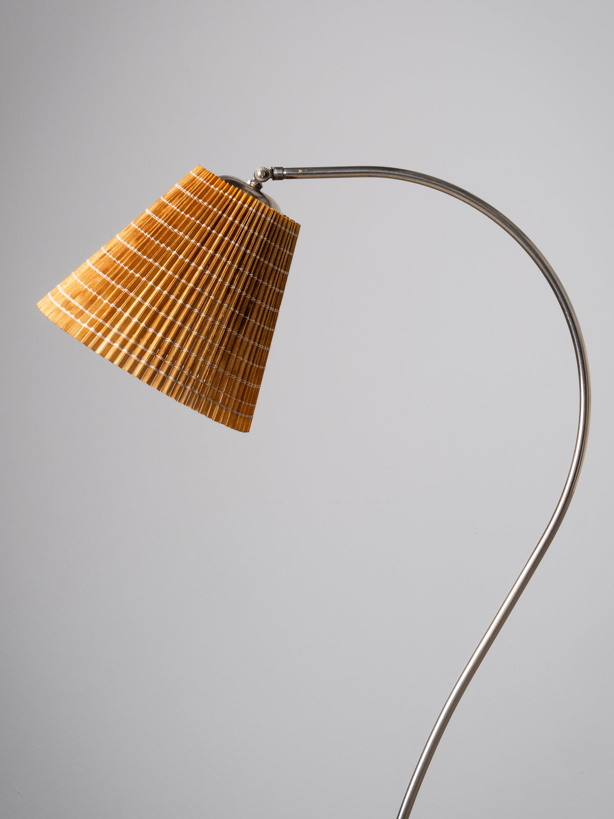 Curved Birch &amp; Metal Floor Lamp Model G-50 by Lindström, Finland, 1950s