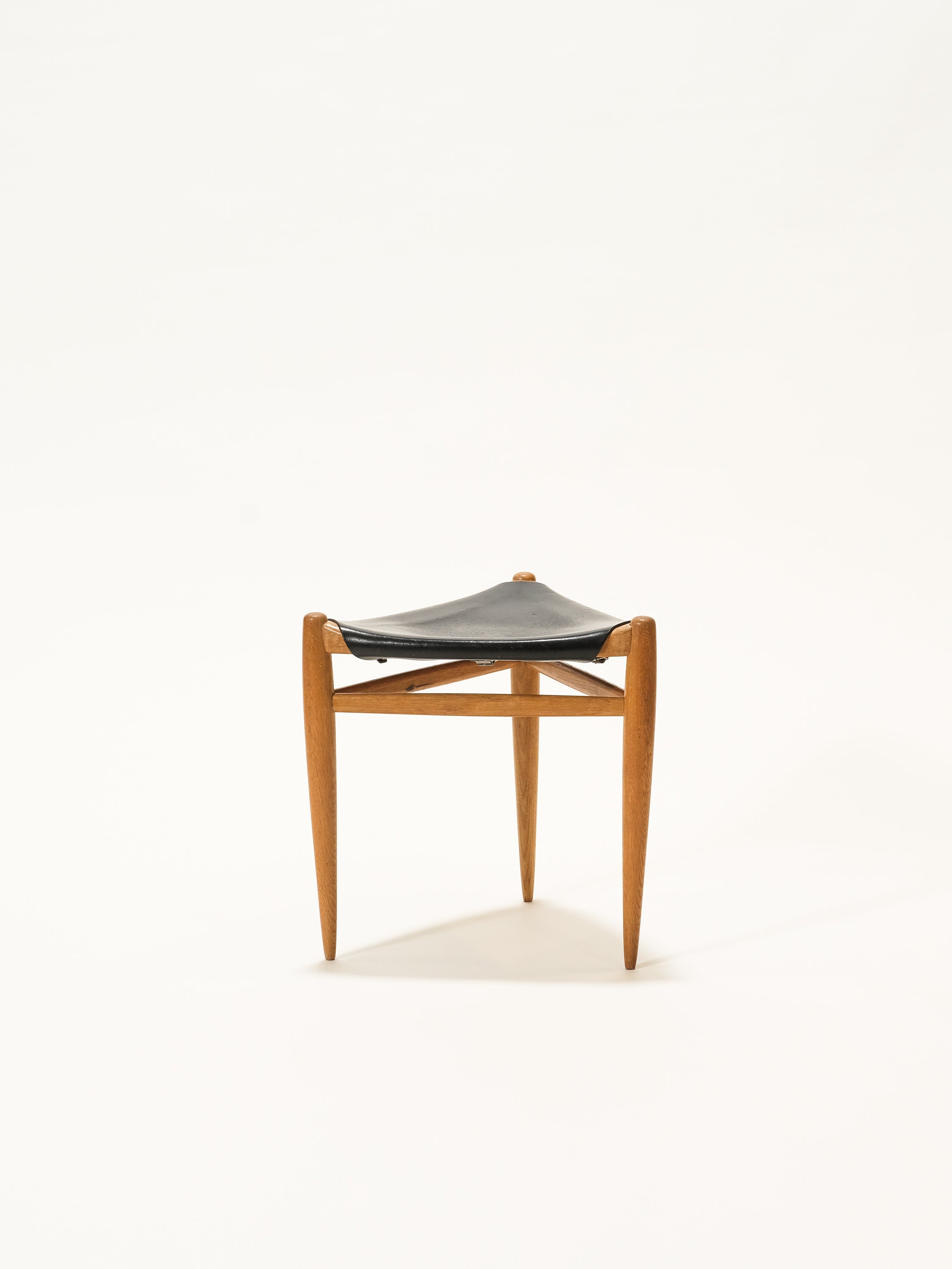 Tripod Stool in Oak and Leather by Uno & Östen Kristiansson, Luxus, 1960s