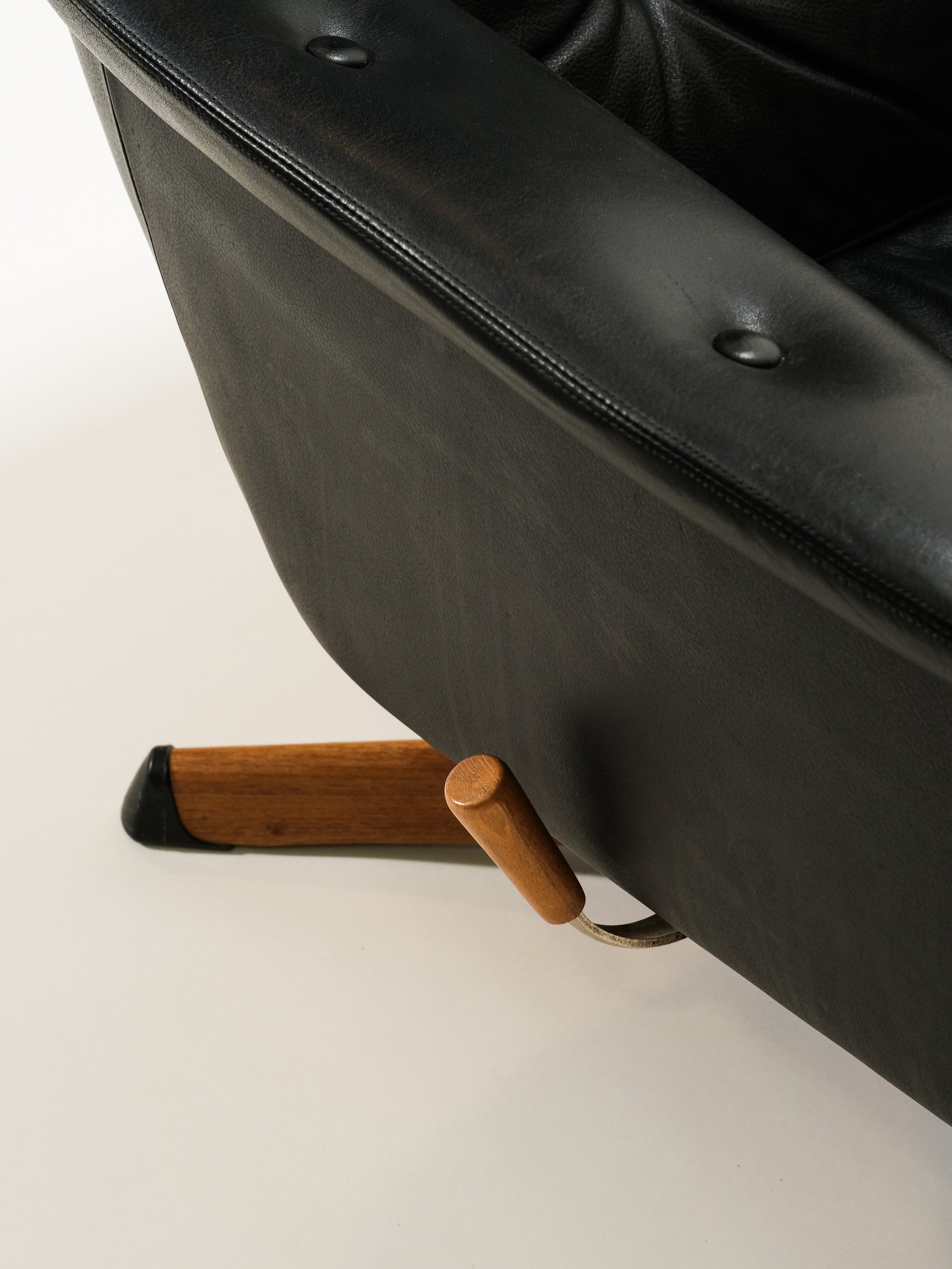 Black Leather Swivel Lounge Chair, 1960s