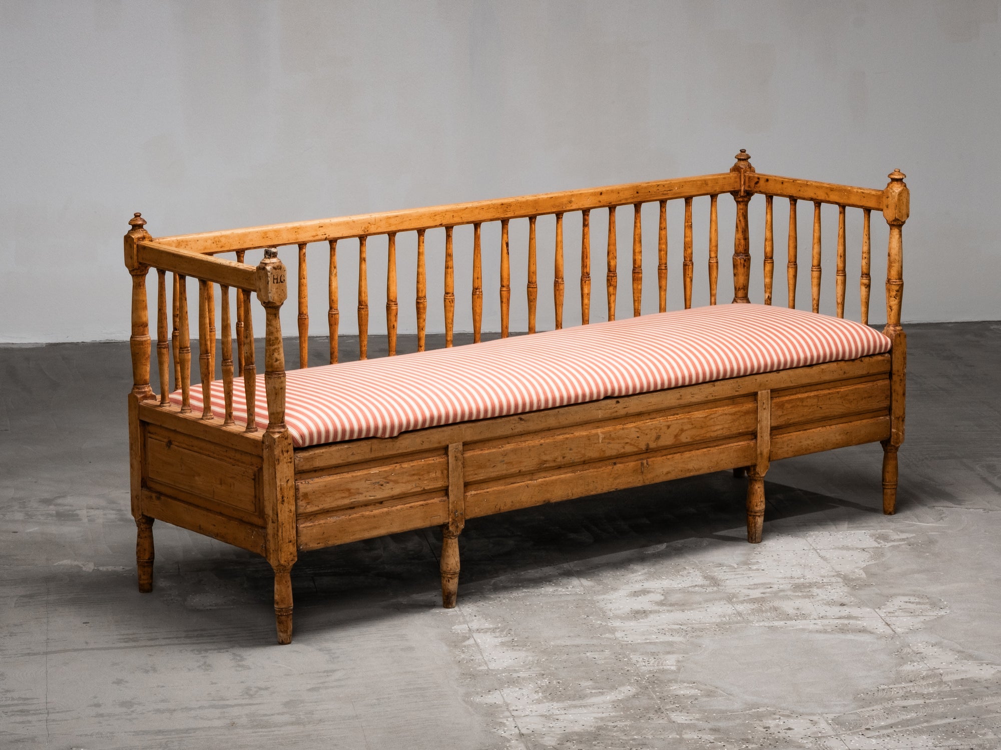 Swedish 19th Century Gustavian Wooden Sofa Bench with Striped Upholstery