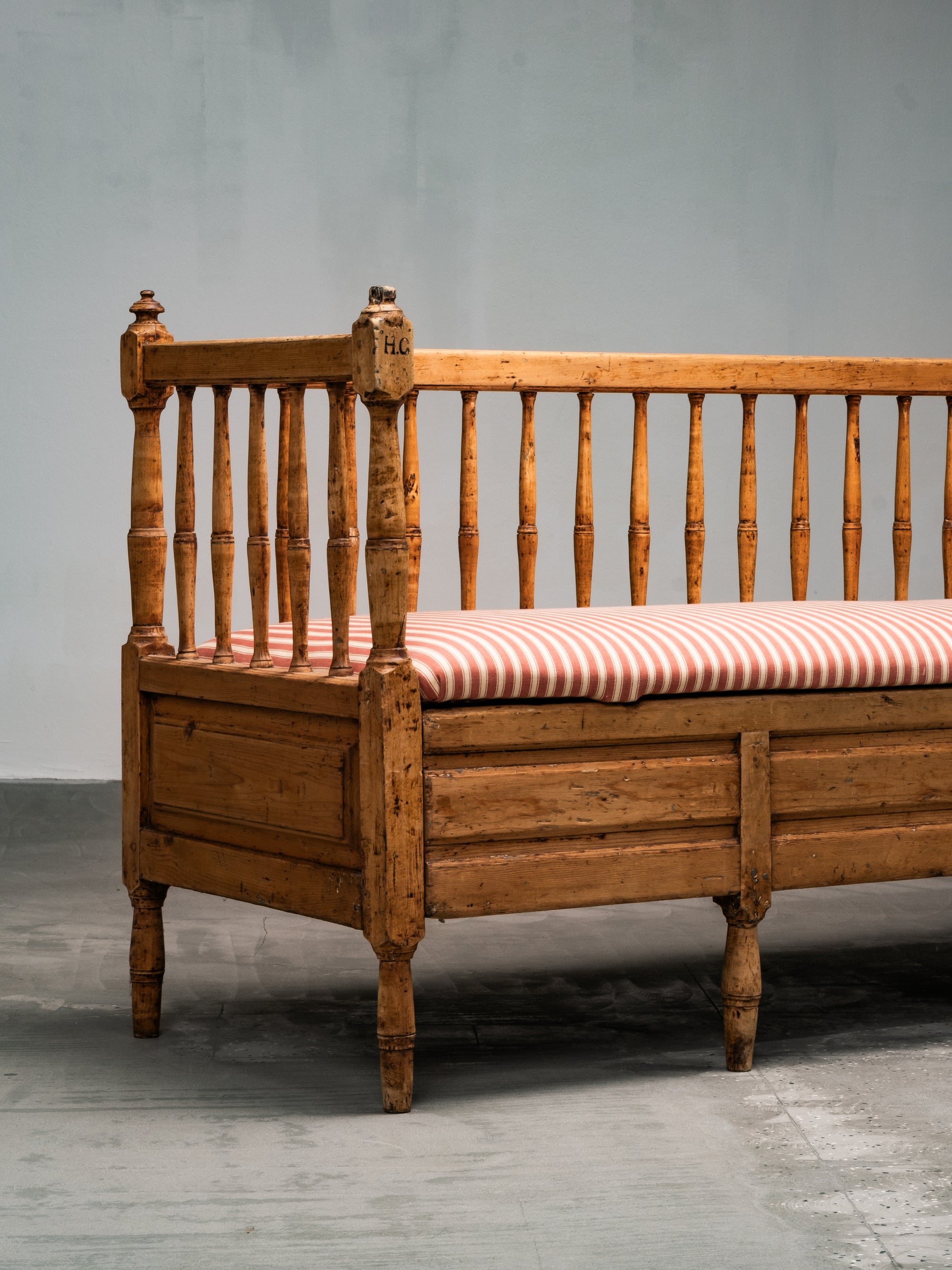 Swedish 19th Century Gustavian Wooden Sofa Bench with Striped Upholstery