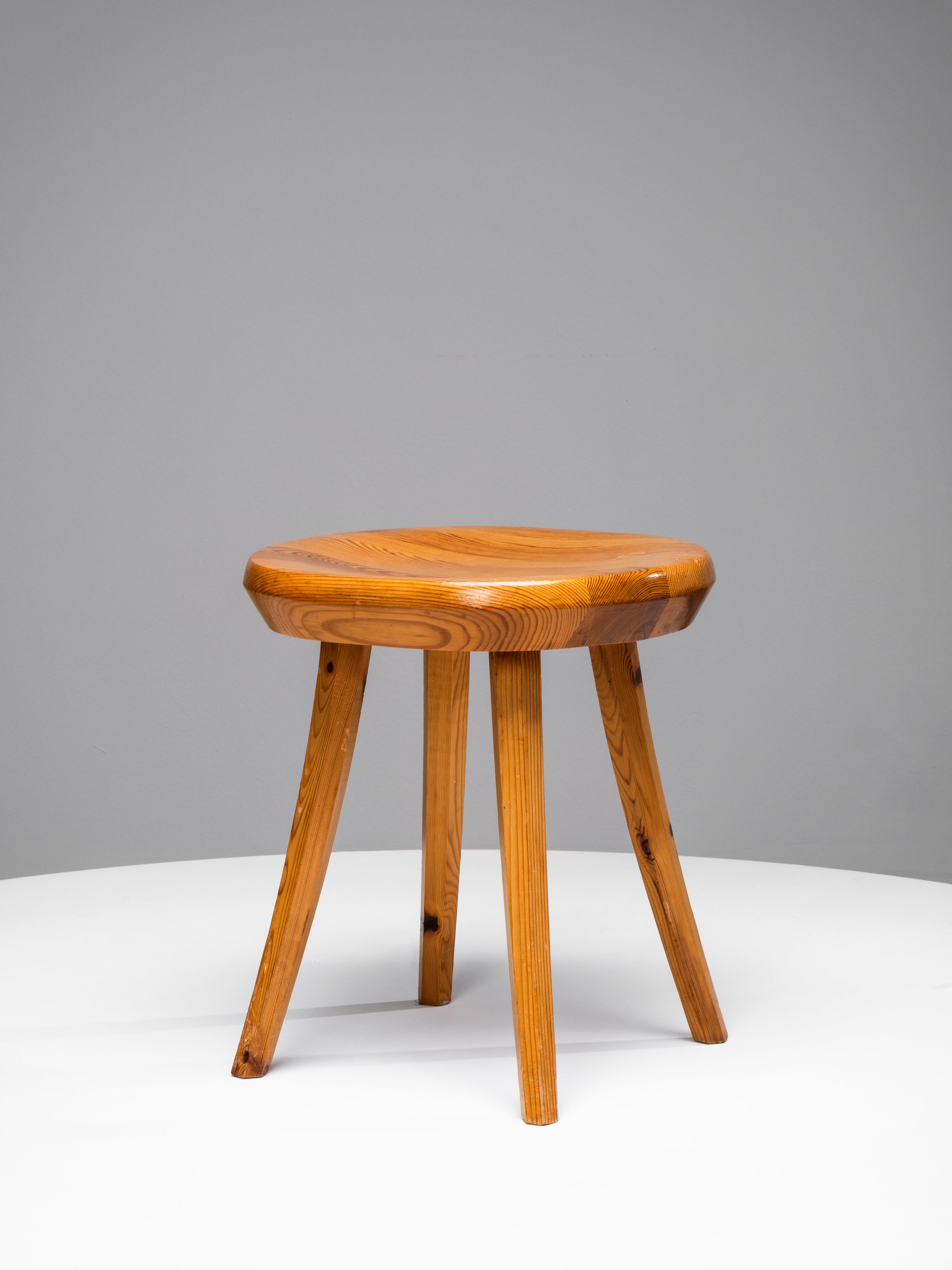 Hand-Crafted “Juuso” Pine Stool by Tervasaaren Puutyötehdas
