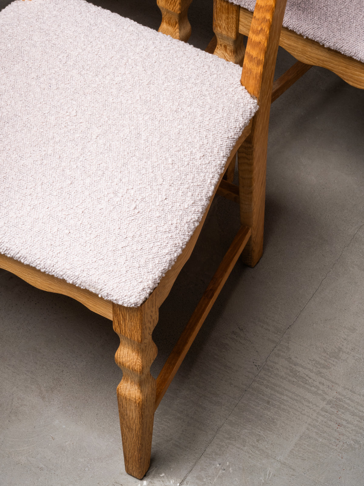 Set of 6 Oak Dining Chairs with Bouclé Upholstery by Henning Kjærnulf, 1960s