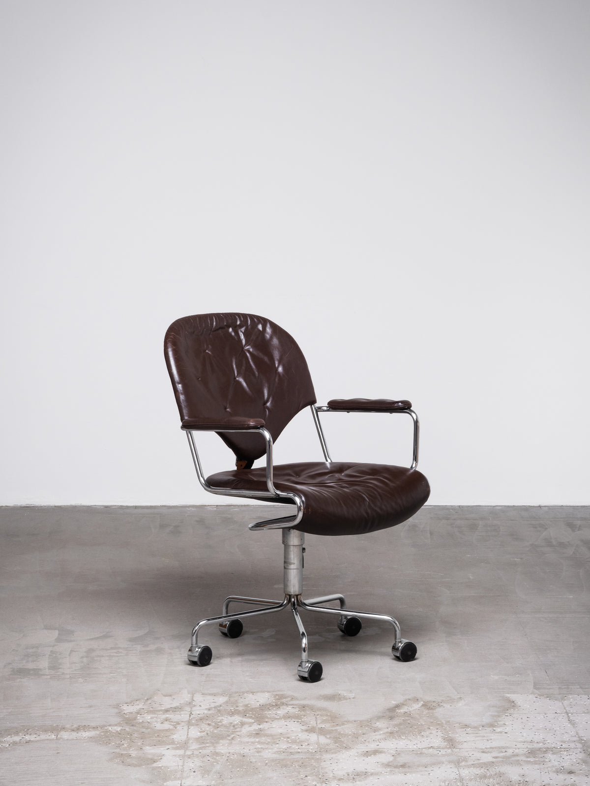 Model ’Sam’ Leather &amp; Chrome Office Chair by Sam Larsson for DUX, Sweden, 1970s