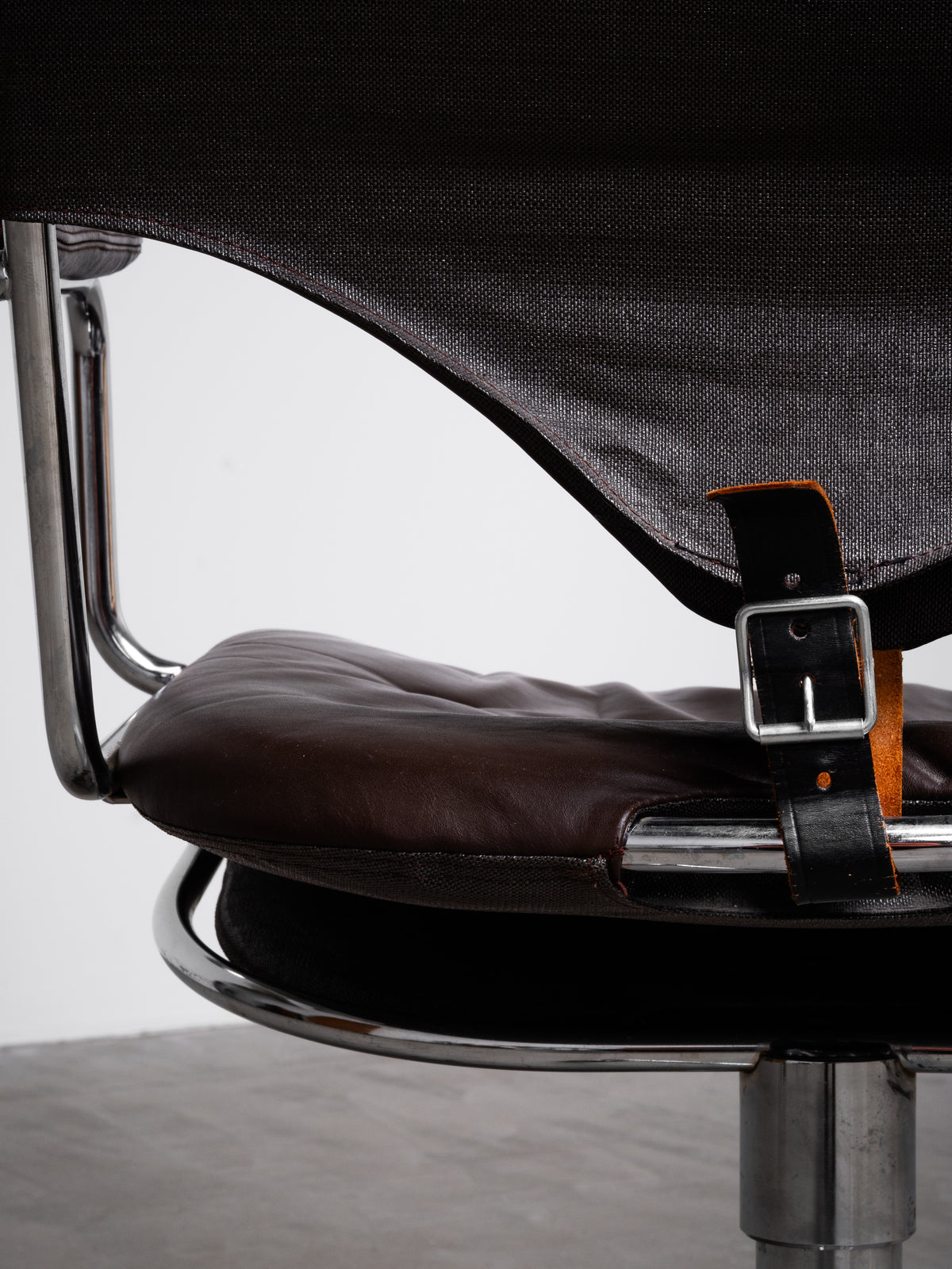 Model ’Sam’ Leather &amp; Chrome Office Chair by Sam Larsson for DUX, Sweden, 1970s