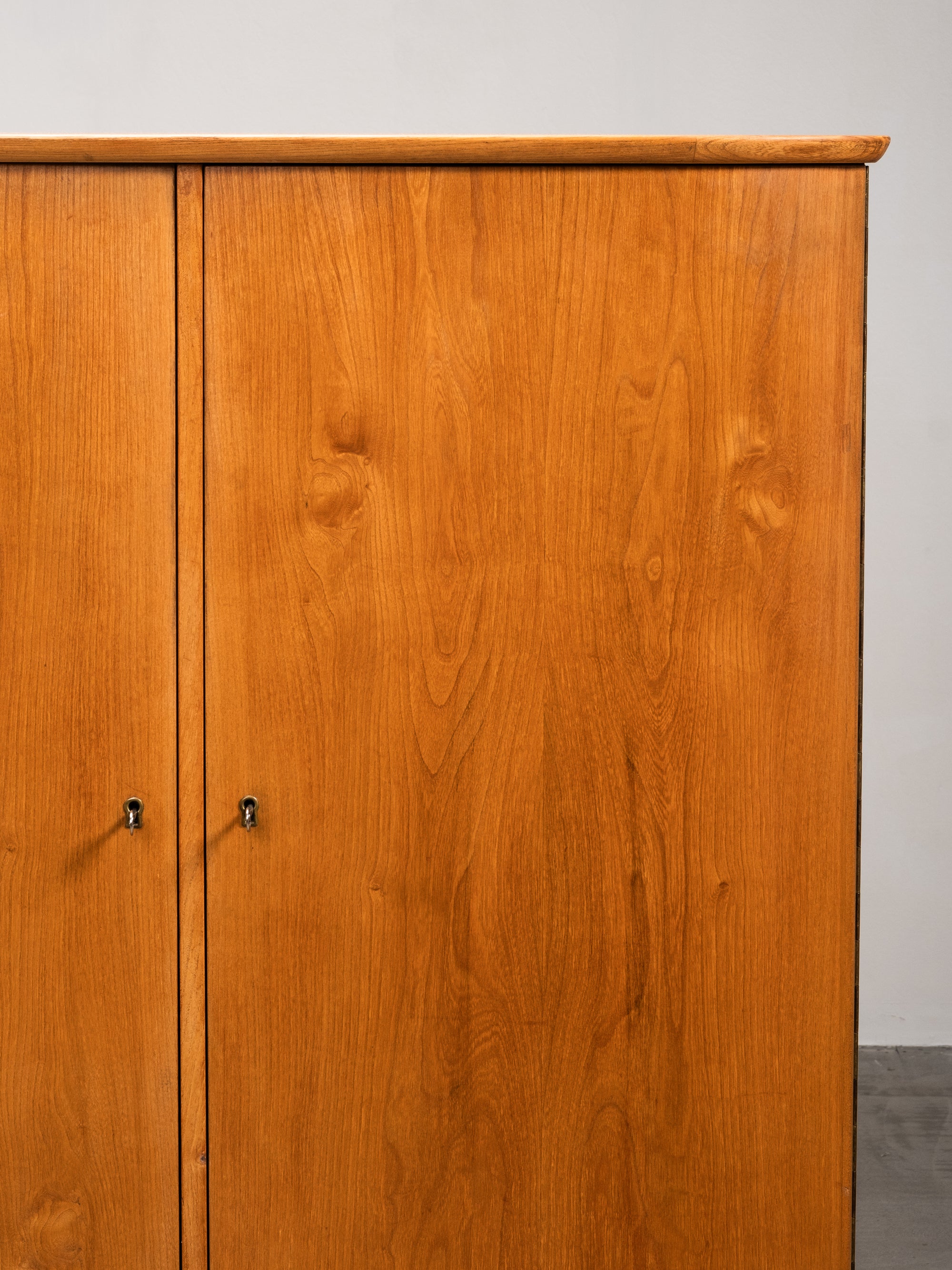 Finnish Curved Chest Cabinet in Elm, 1950s