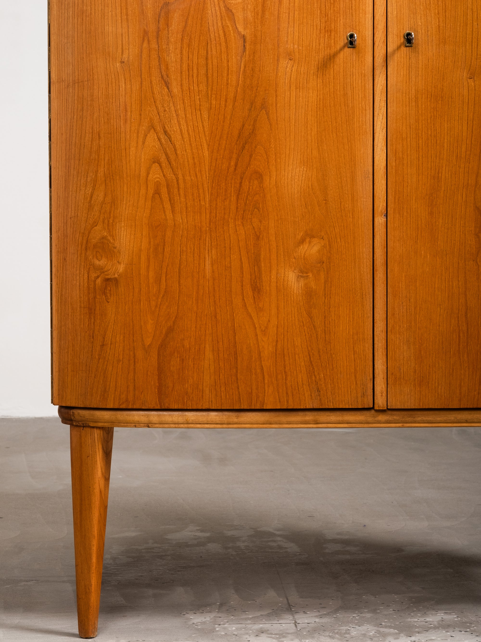 Finnish Curved Chest Cabinet in Elm, 1950s