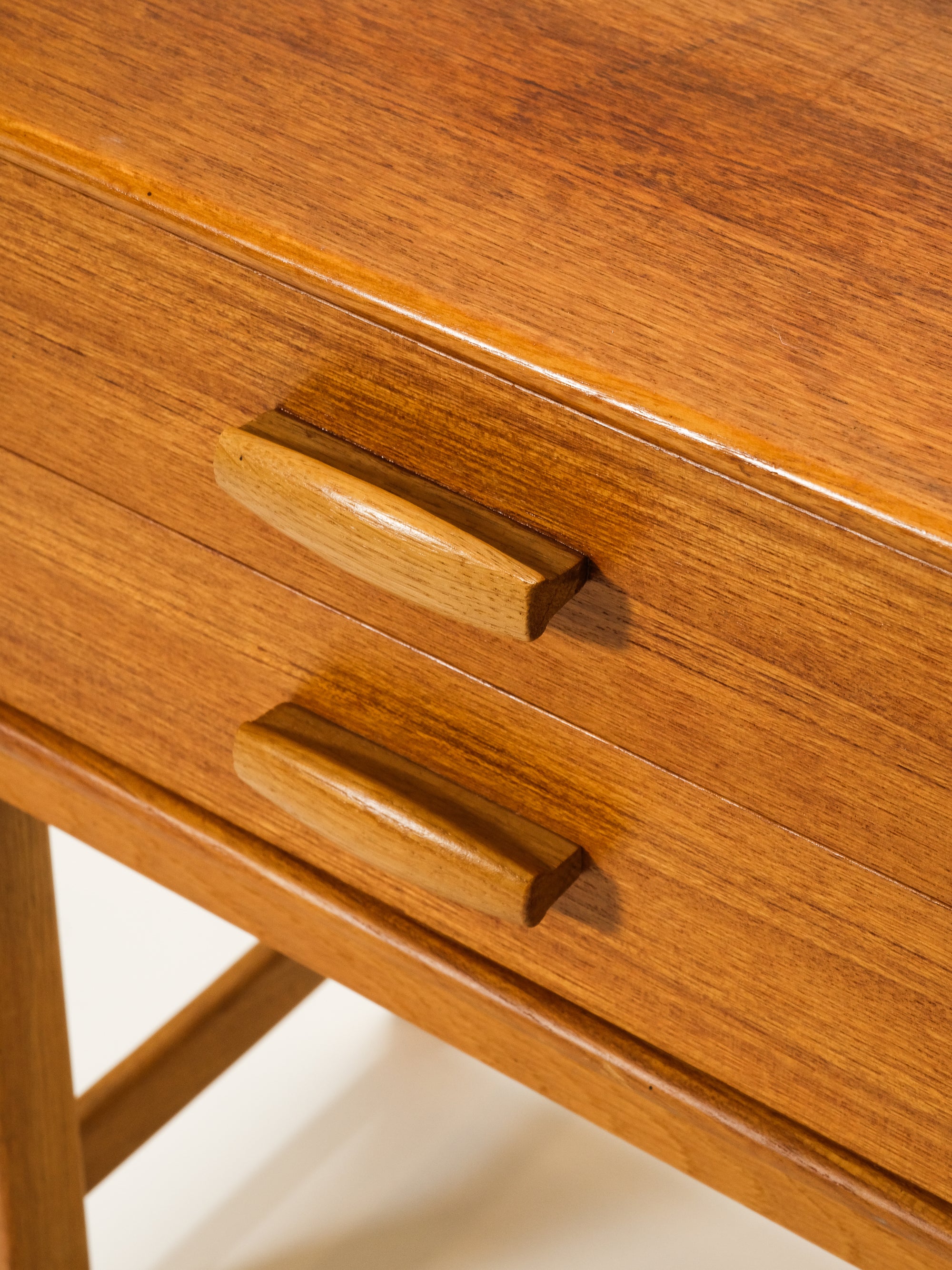 Scandinavian Oak Side Table / Drawer, 1960s