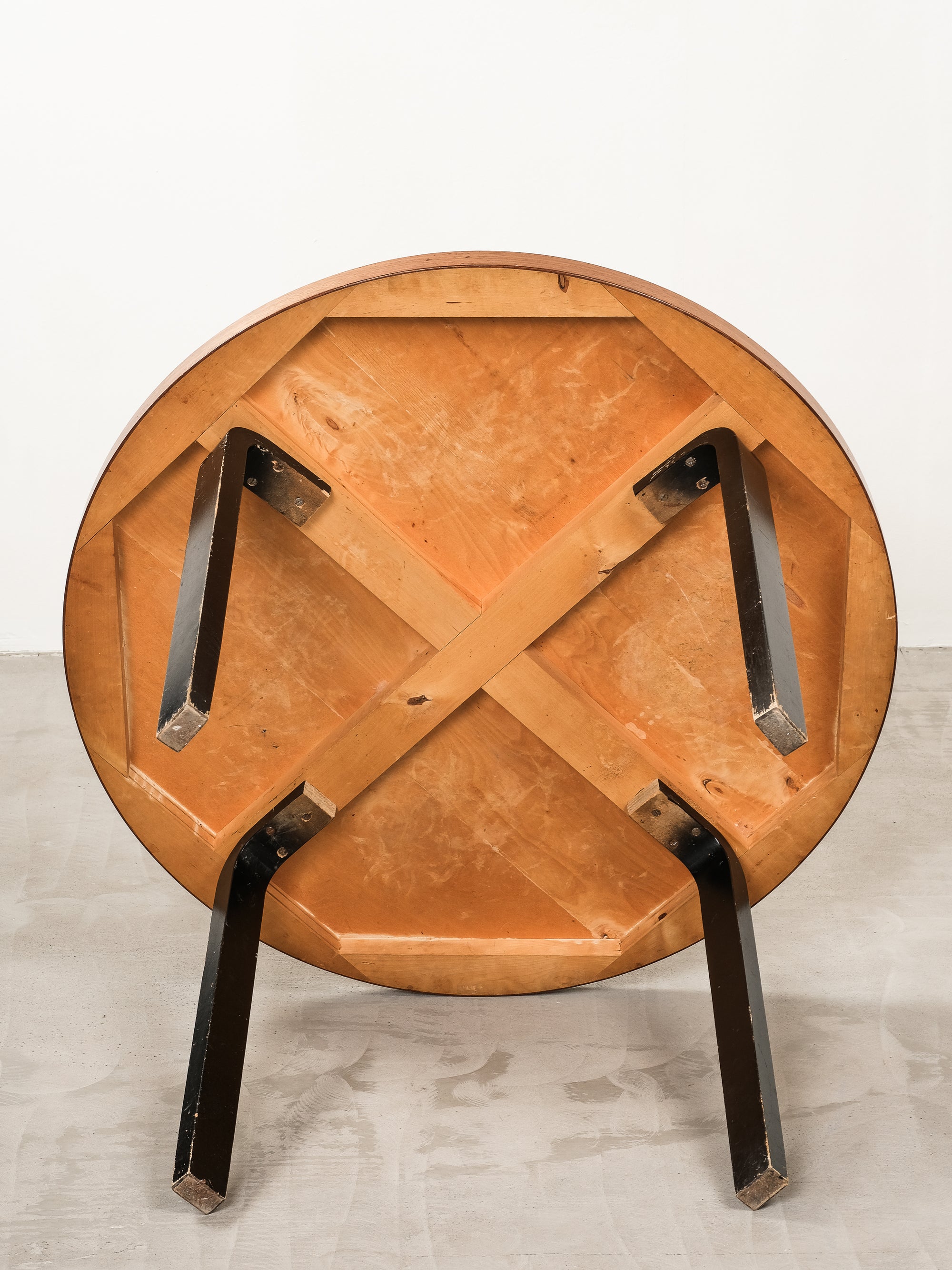 Mahogany Model 90 A Round Dining Table by Alvar Aalto for Artek, 1950s