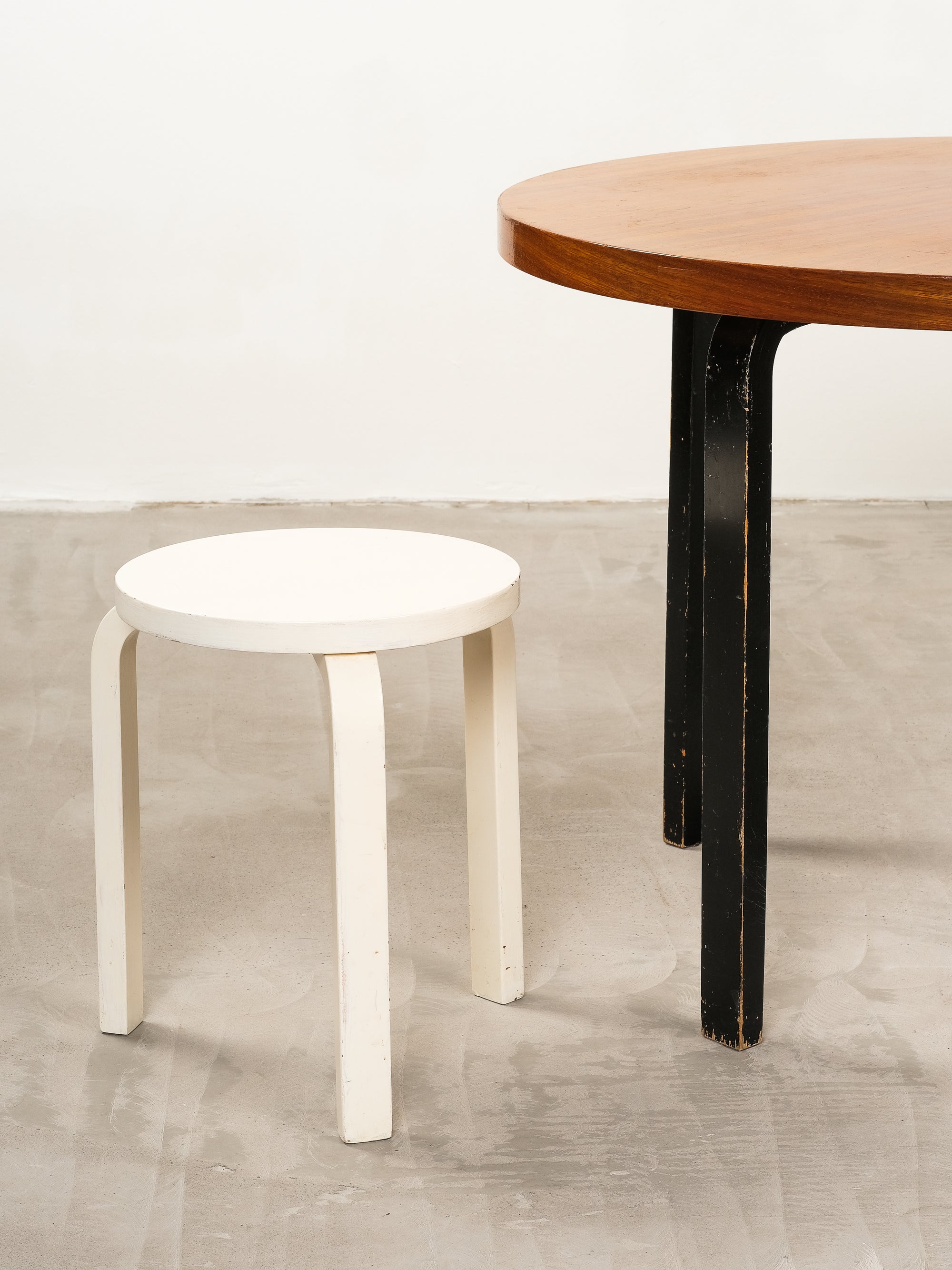 Mahogany Model 90 A Round Dining Table by Alvar Aalto for Artek, 1950s