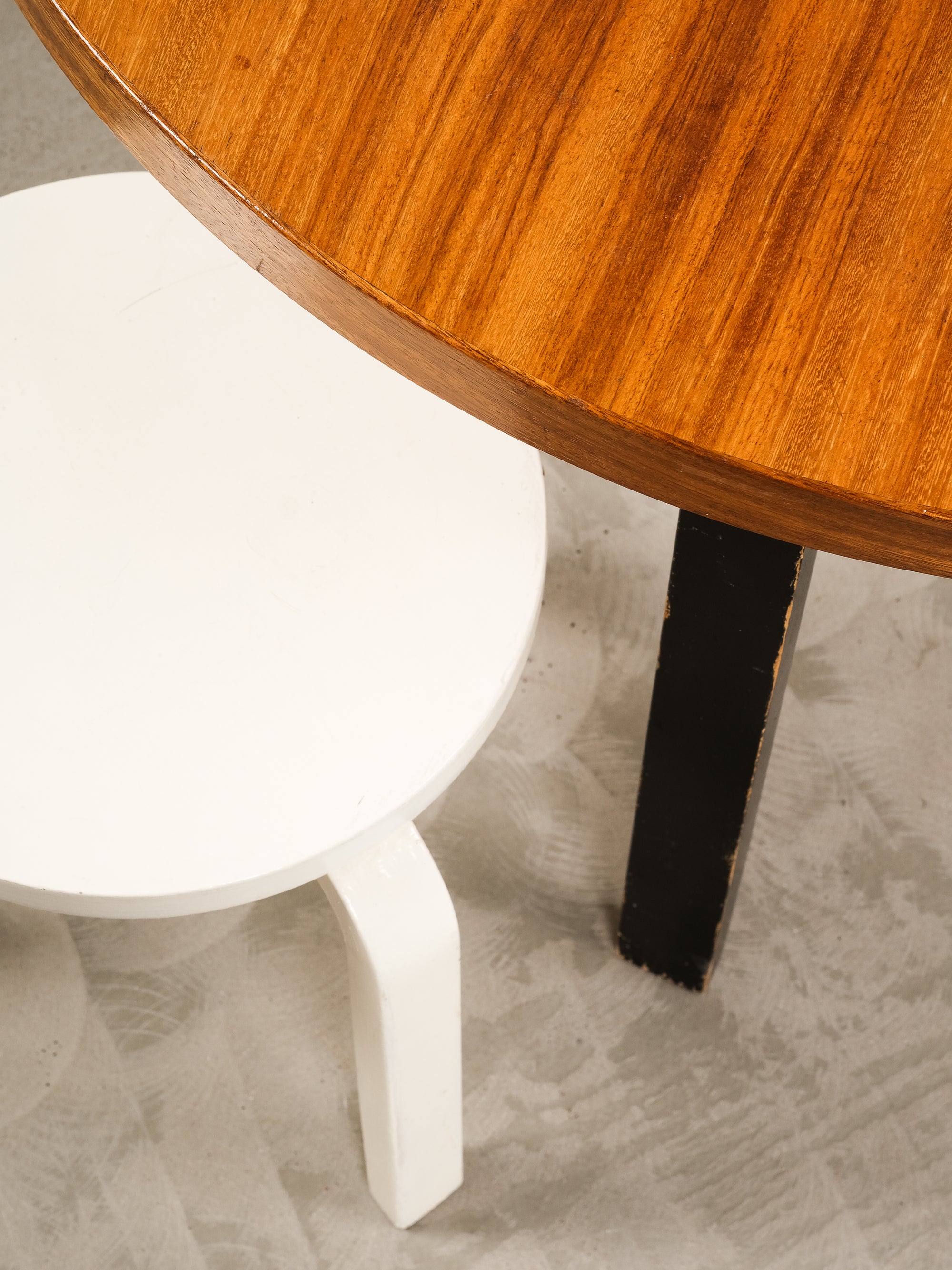 Mahogany Model 90 A Round Dining Table by Alvar Aalto for Artek, 1950s