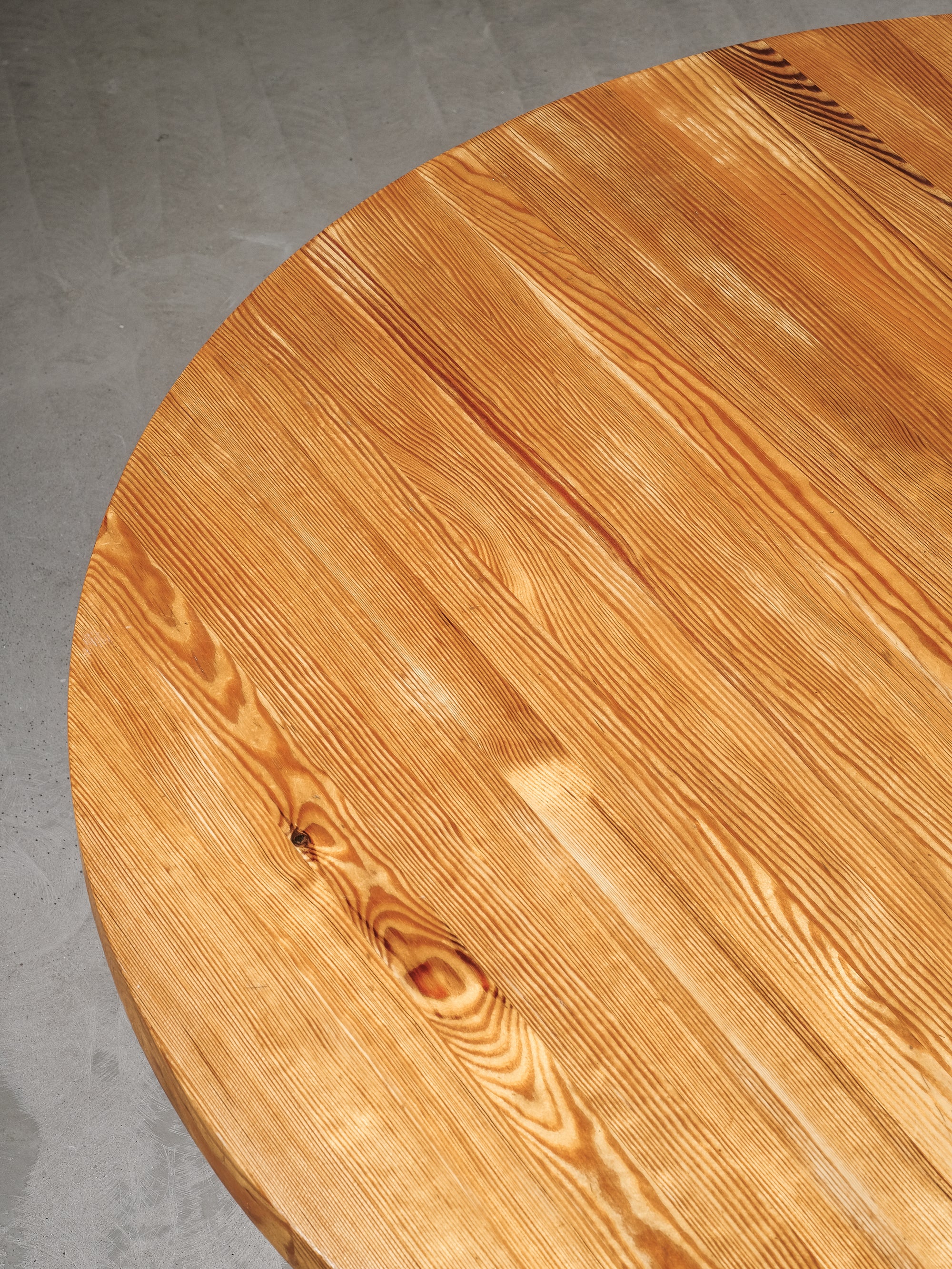 Swedish Round Solid Pine Coffee Table, 1970s