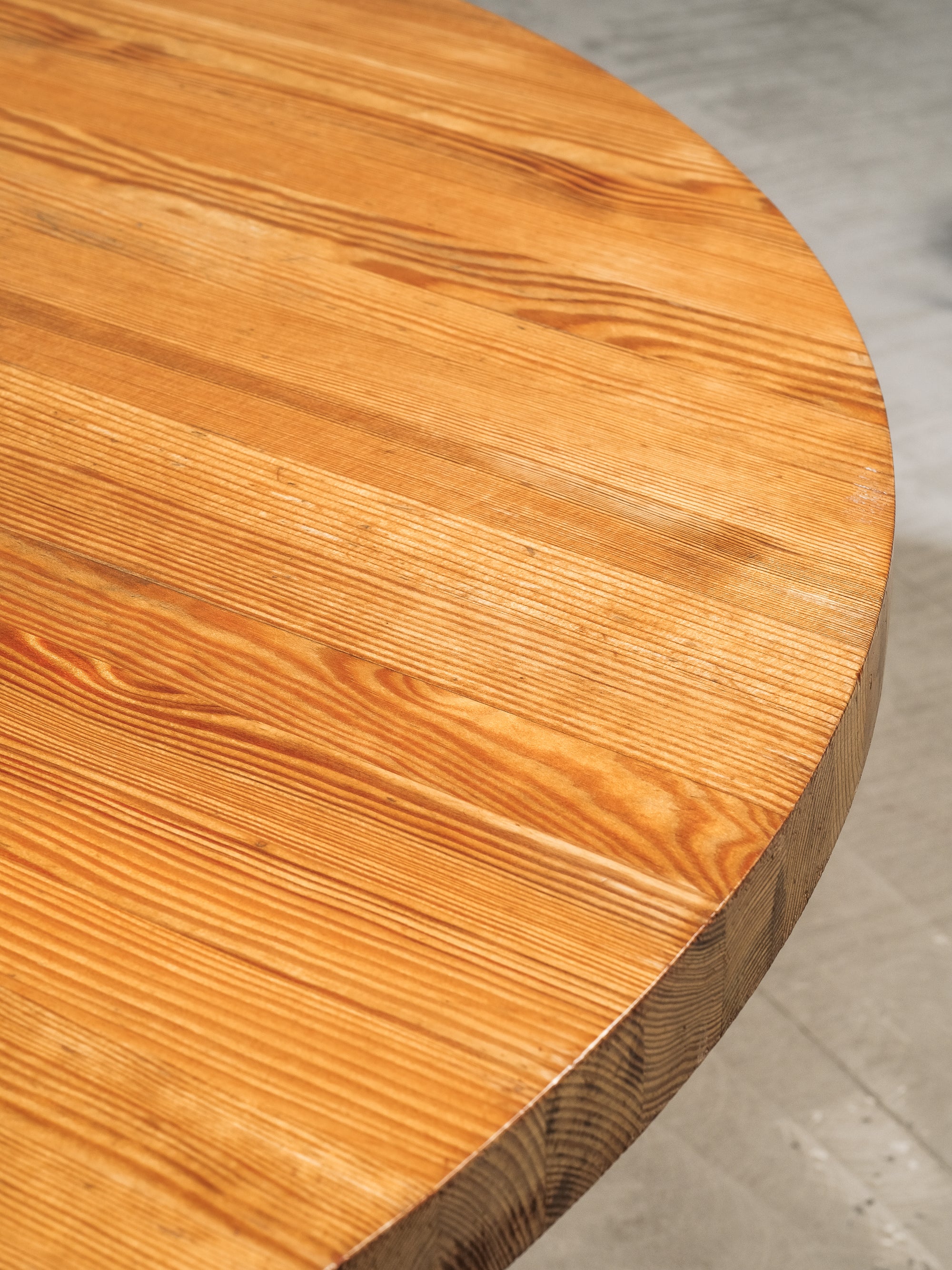 Swedish Round Solid Pine Coffee Table, 1970s