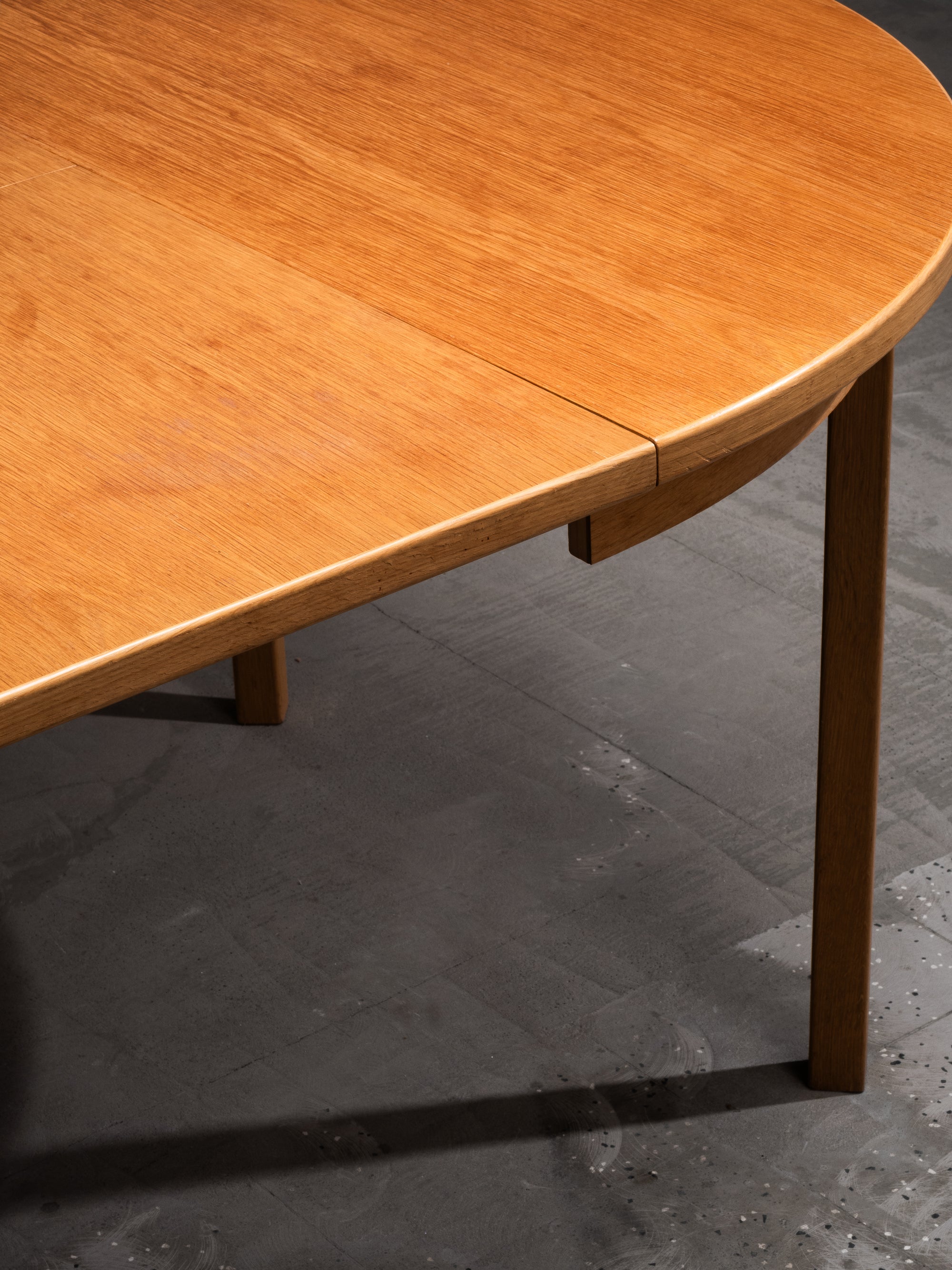Scandinavian Round Oak Extendable Dining Table, 1960s