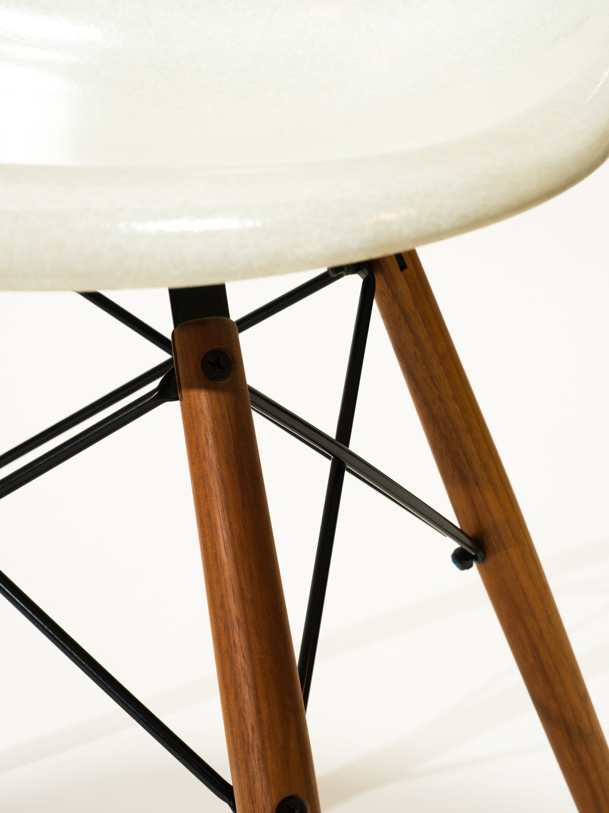 Original DSW Fiberglass Side Chair by Charles &amp; Ray Eames for Herman Miller