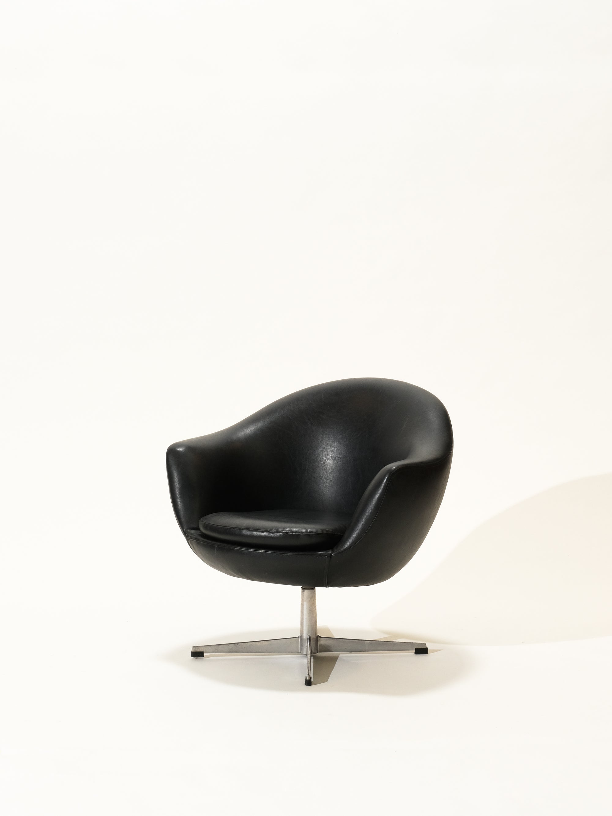 Black Swivel Pod Chair, 1960s