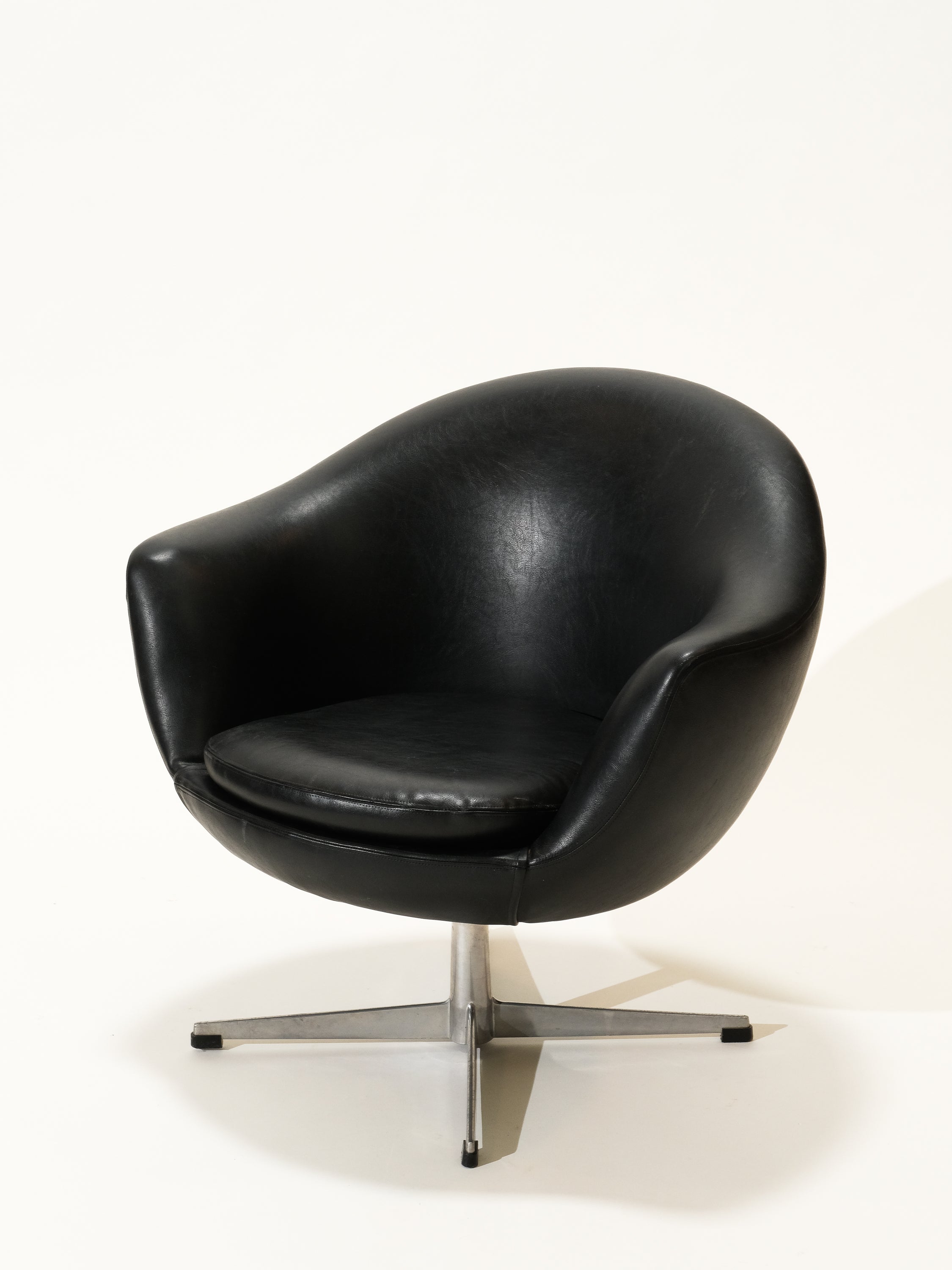 Black Swivel Pod Chair, 1960s
