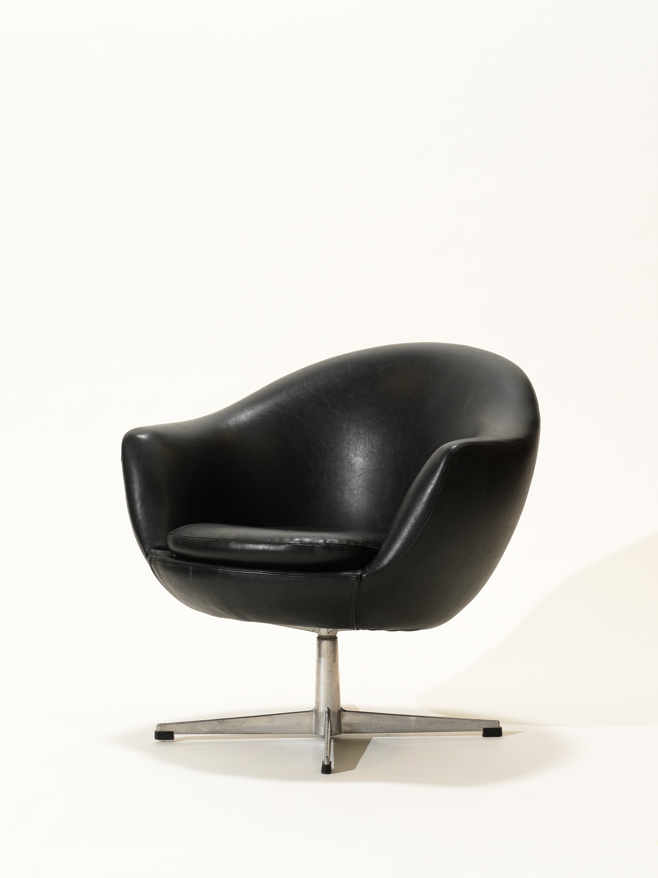Black Swivel Pod Chair, 1960s