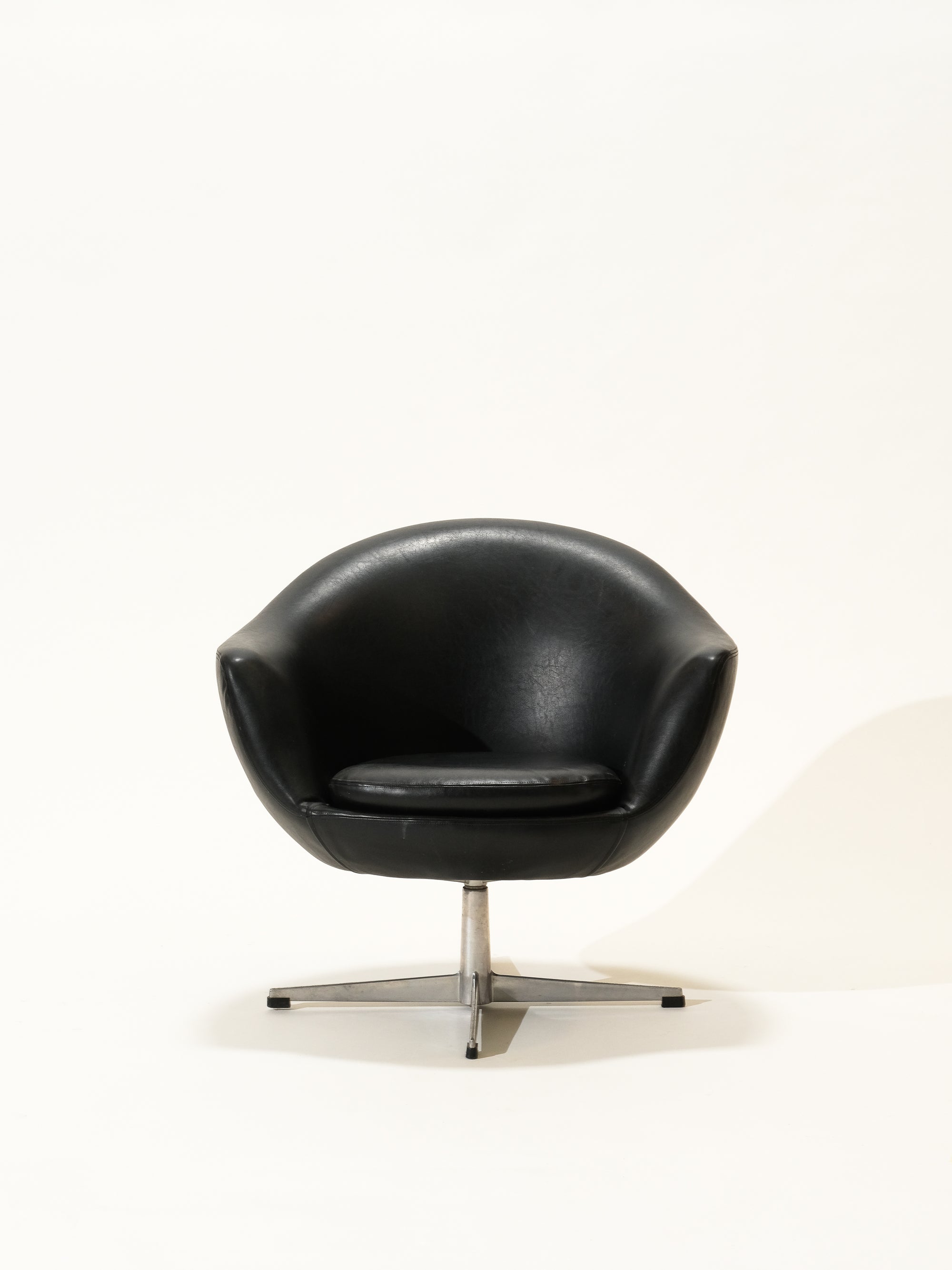 Black Swivel Pod Chair, 1960s