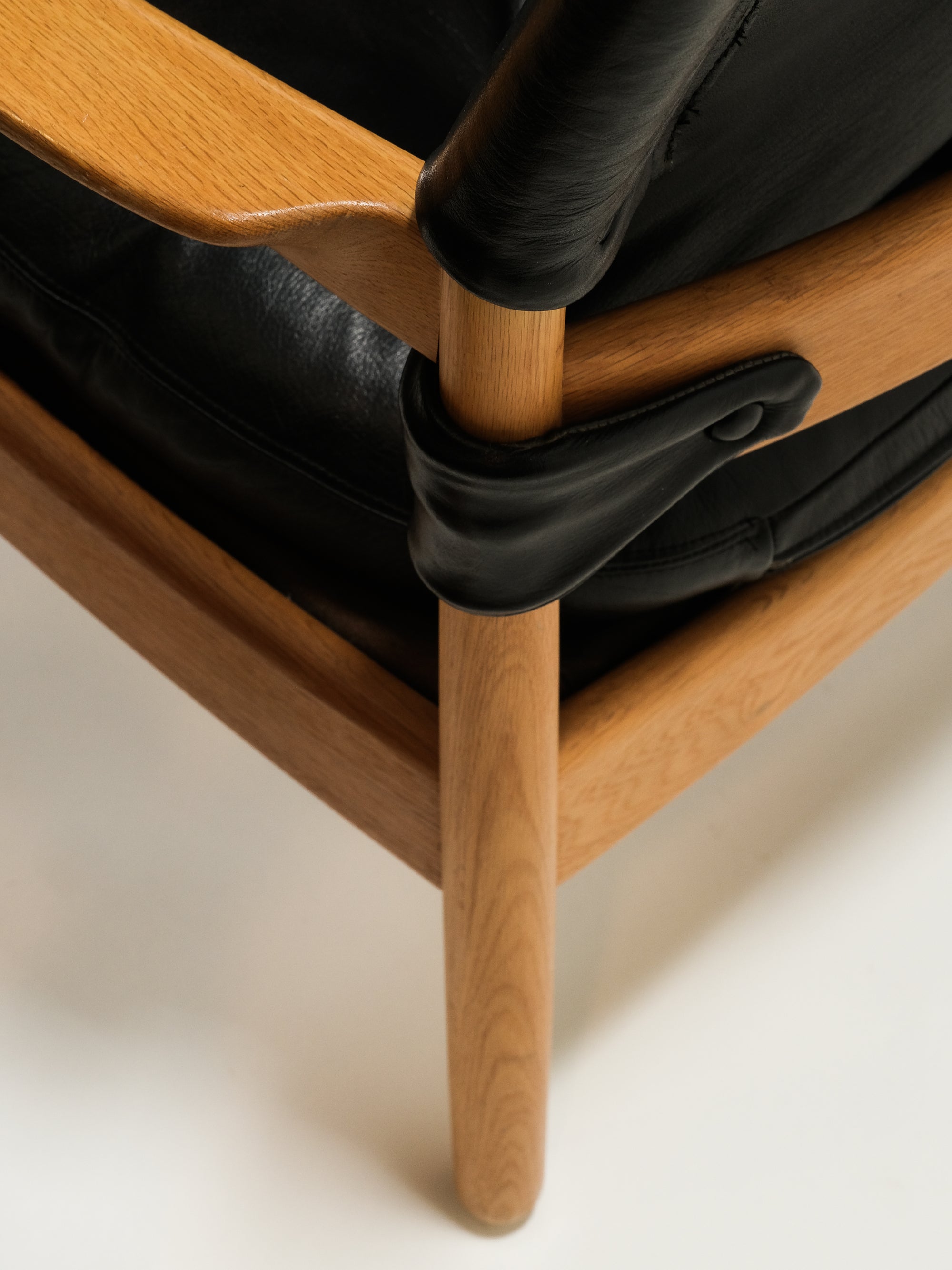 Pair of Oak &amp; Leather Easy Chairs by Gunnar Myrstrand for Källemo, Sweden, 1960s