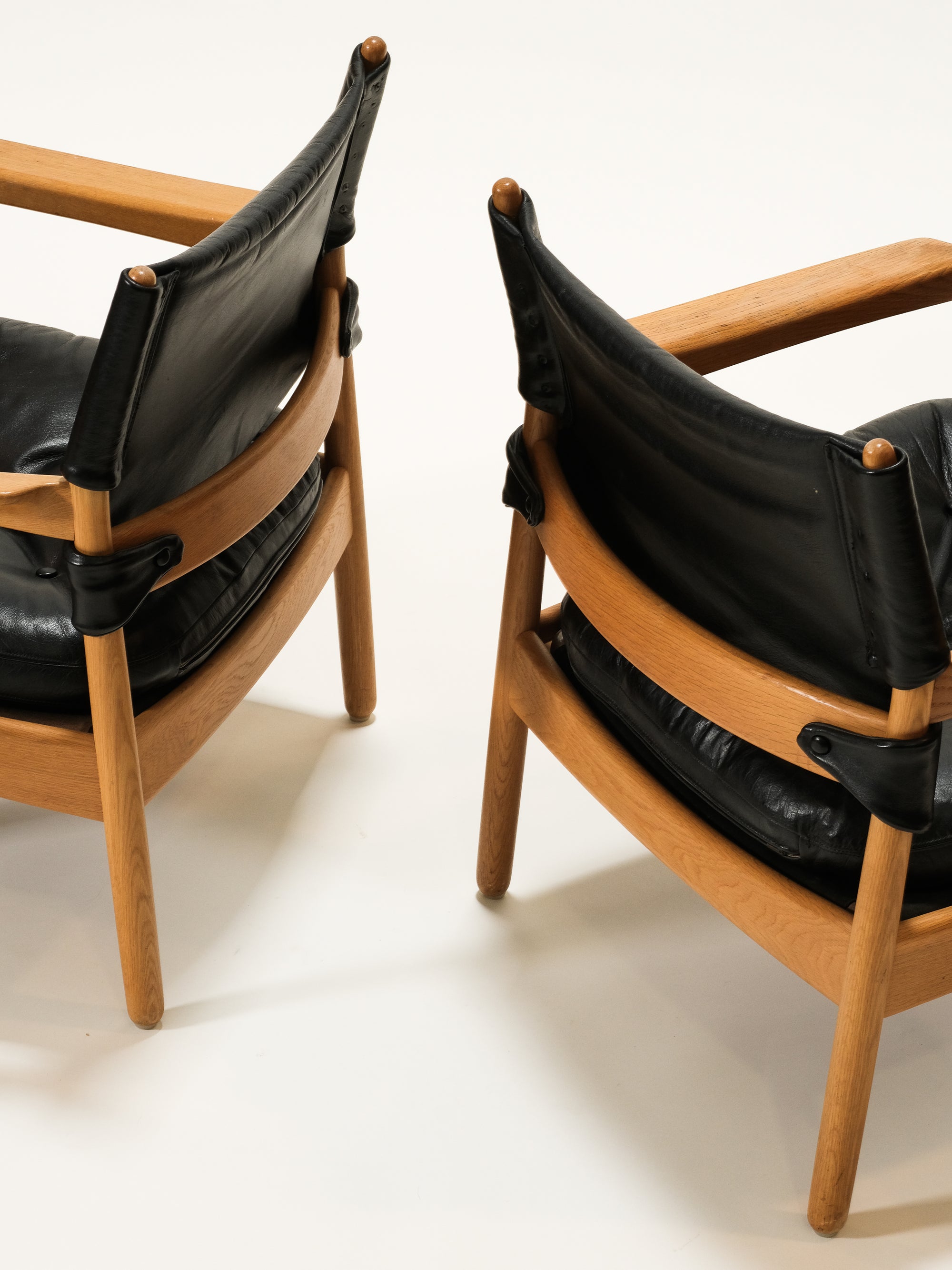 Pair of Oak &amp; Leather Easy Chairs by Gunnar Myrstrand for Källemo, Sweden, 1960s