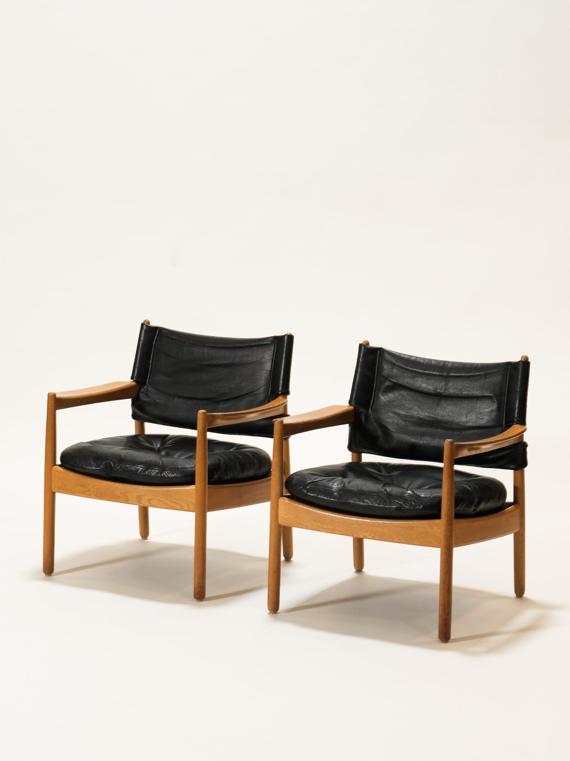 Pair of Oak &amp; Leather Easy Chairs by Gunnar Myrstrand for Källemo, Sweden, 1960s