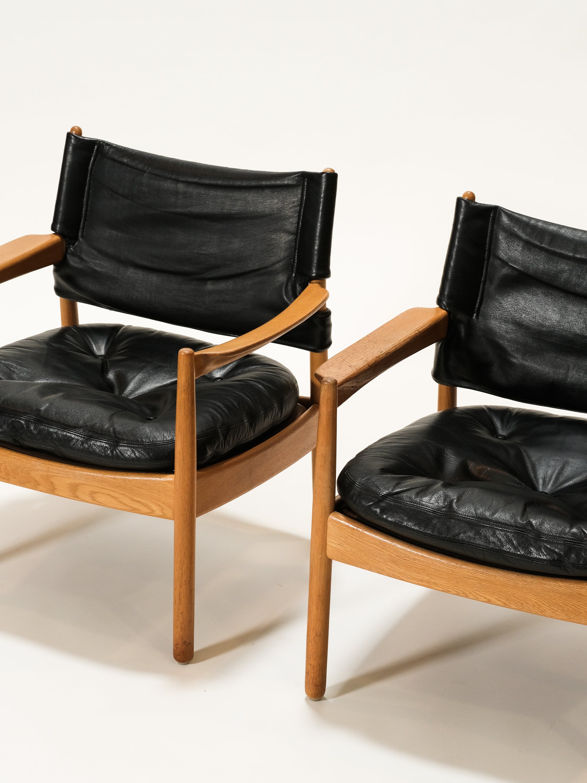 Pair of Oak &amp; Leather Easy Chairs by Gunnar Myrstrand for Källemo, Sweden, 1960s