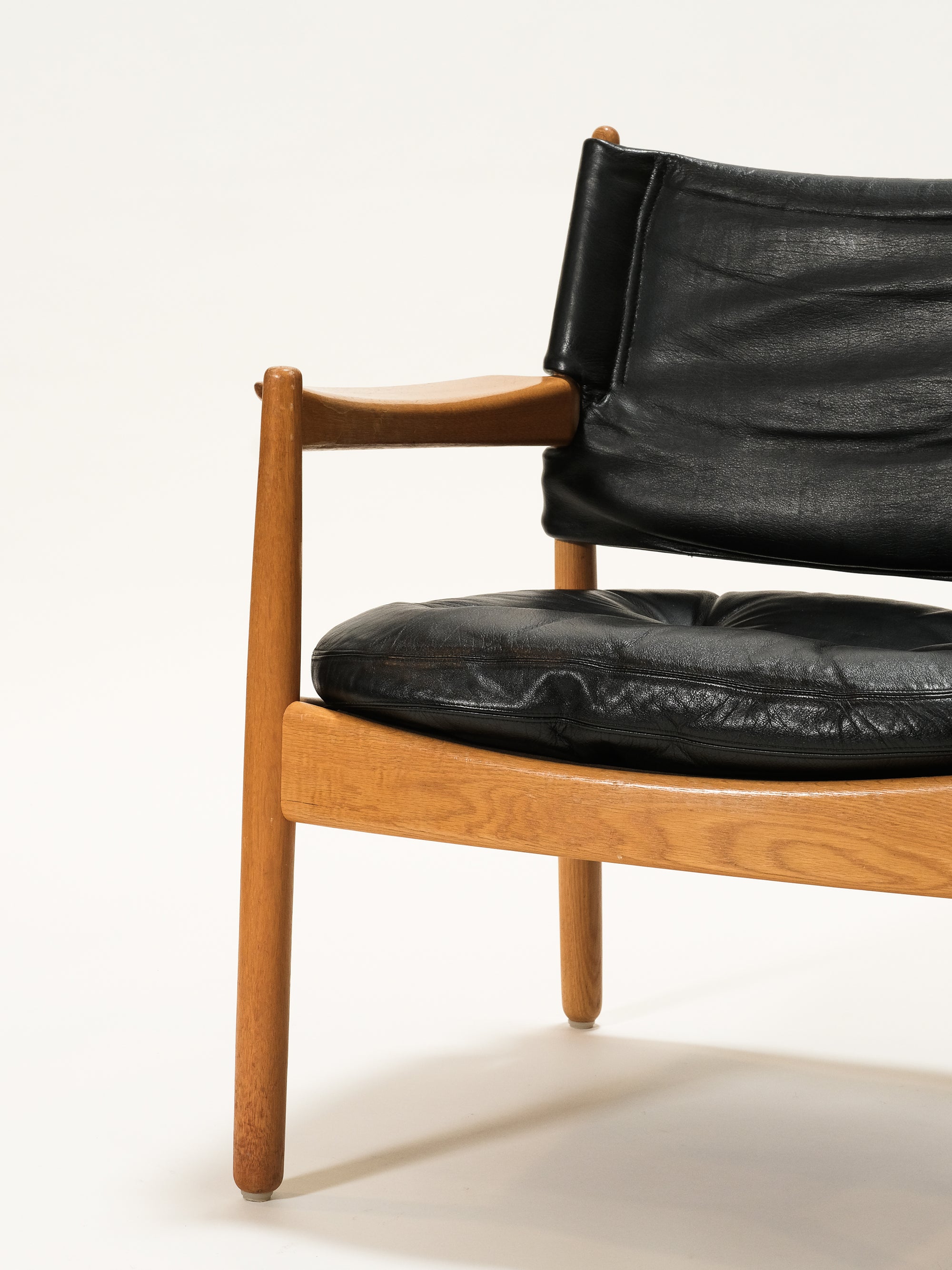 Pair of Oak &amp; Leather Easy Chairs by Gunnar Myrstrand for Källemo, Sweden, 1960s