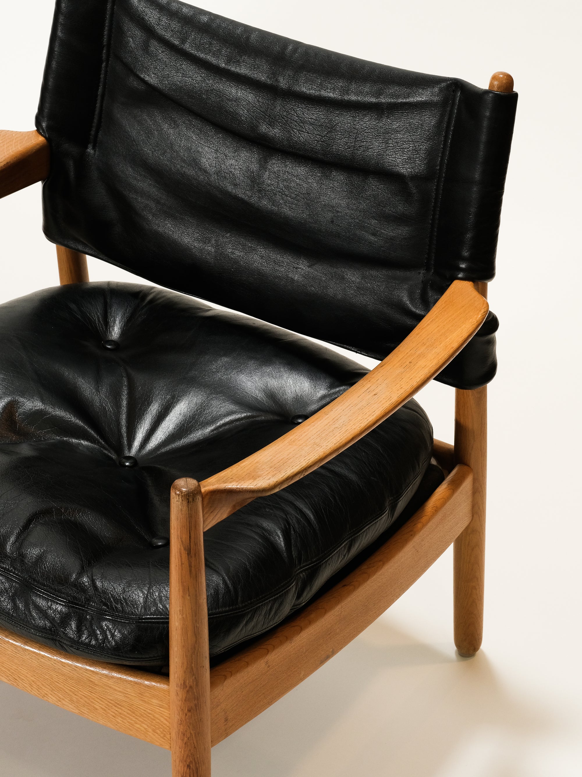 Pair of Oak &amp; Leather Easy Chairs by Gunnar Myrstrand for Källemo, Sweden, 1960s