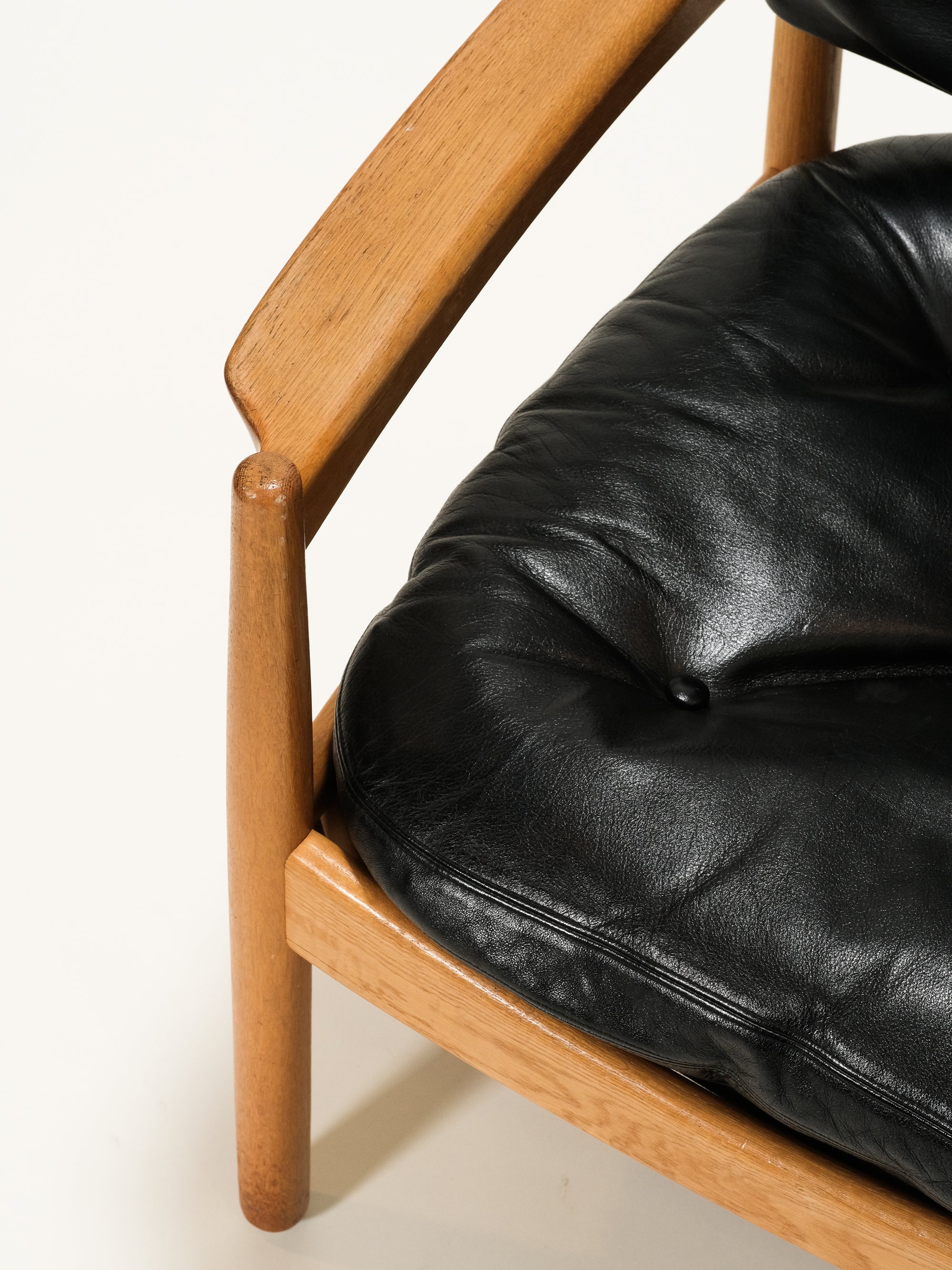 Pair of Oak &amp; Leather Easy Chairs by Gunnar Myrstrand for Källemo, Sweden, 1960s