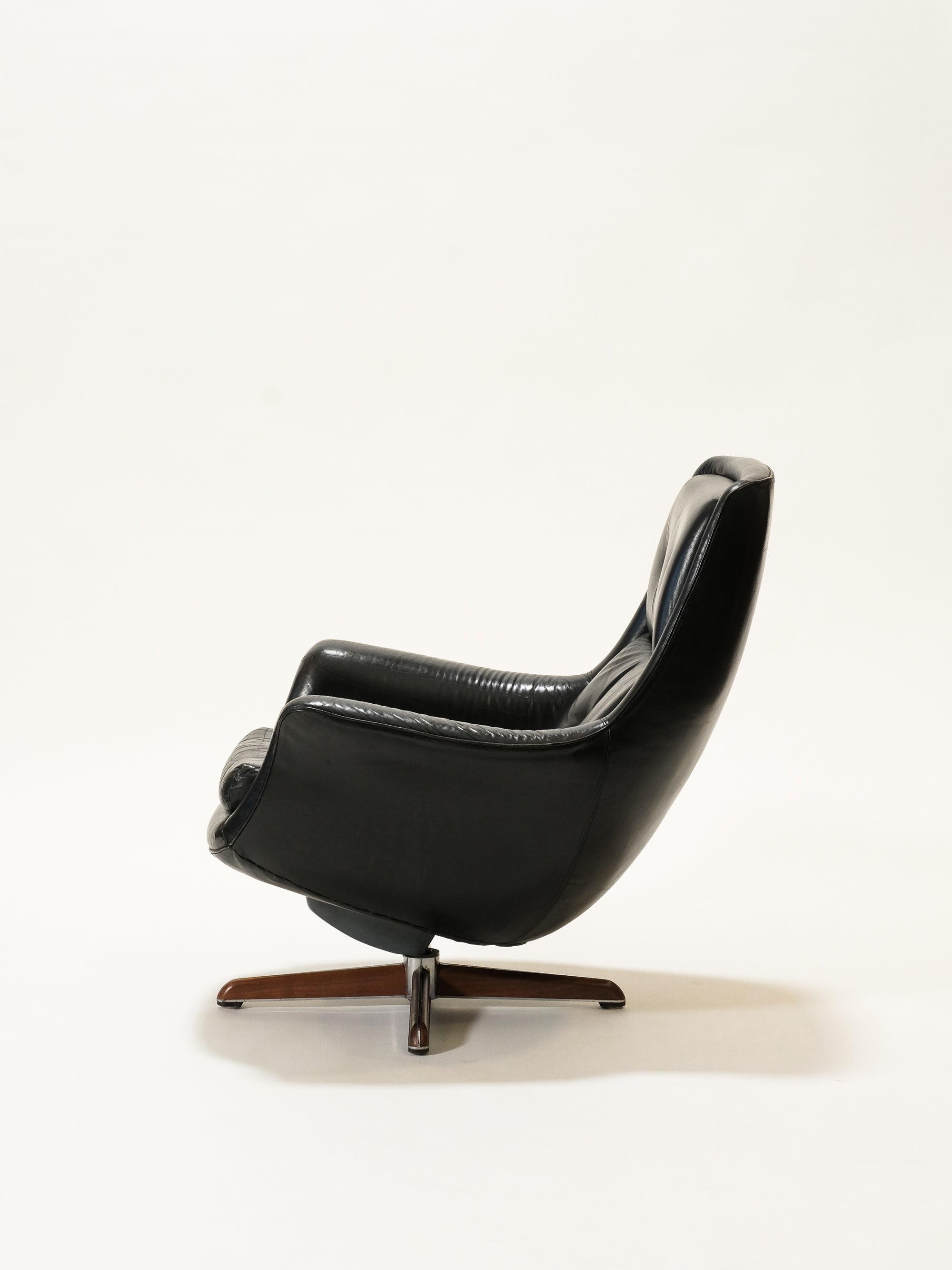 Black Leather Swivel Lounge Chair, 1960s