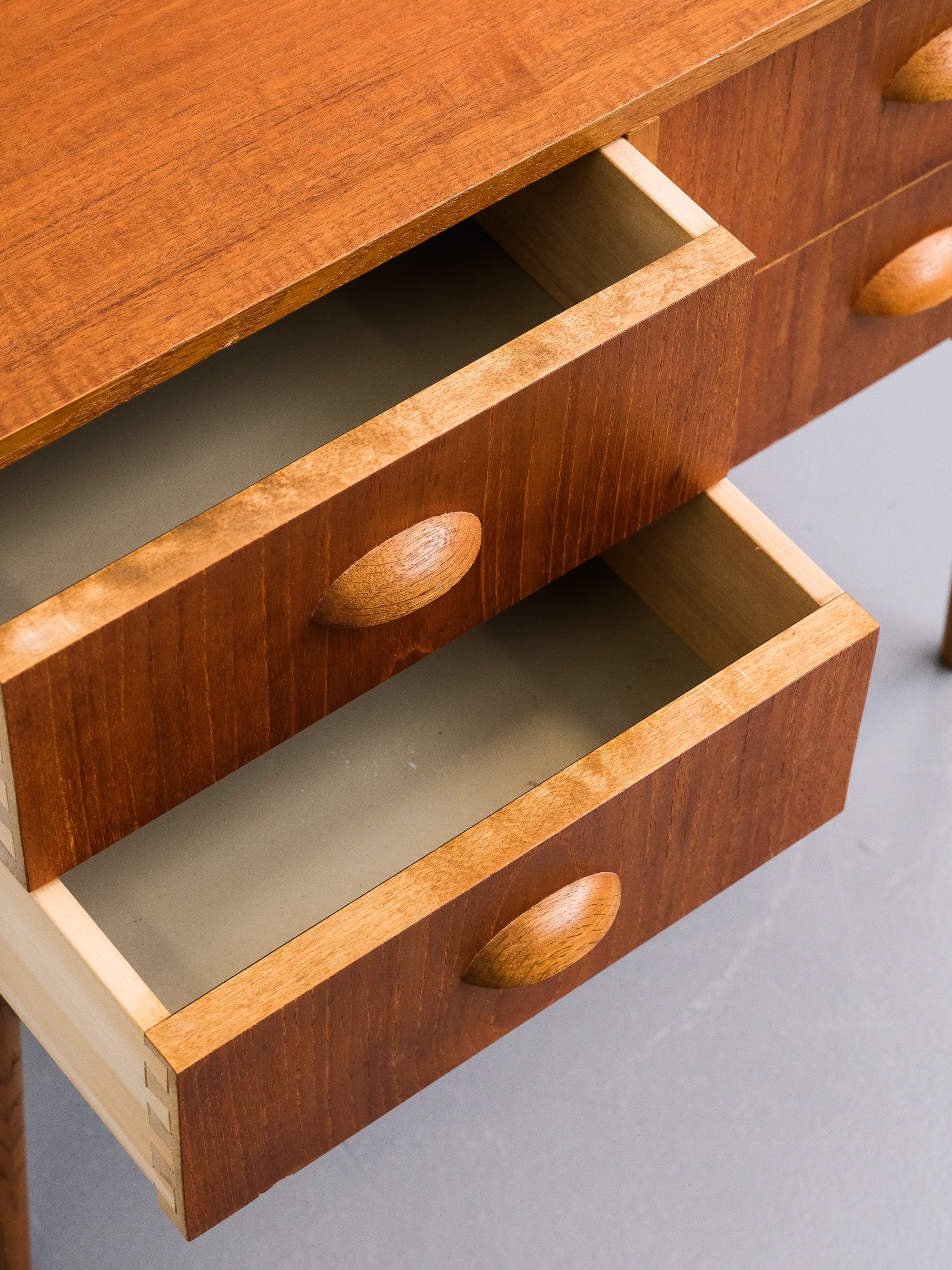 Four Drawer Console Table in Teak &amp; Oak, 1950s
