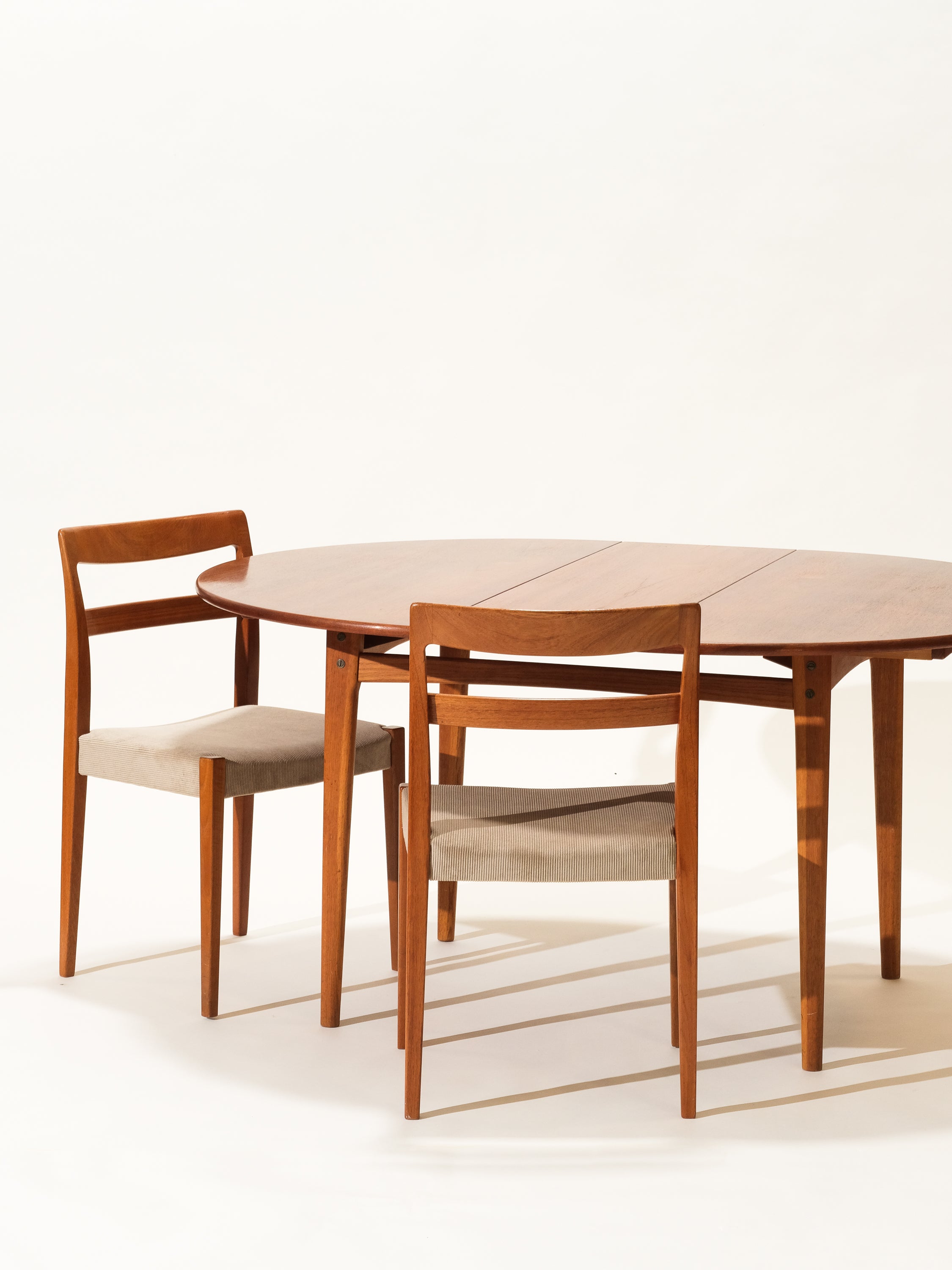 Round Teak & Oak Extendable Dining Table, Sweden, 1960s