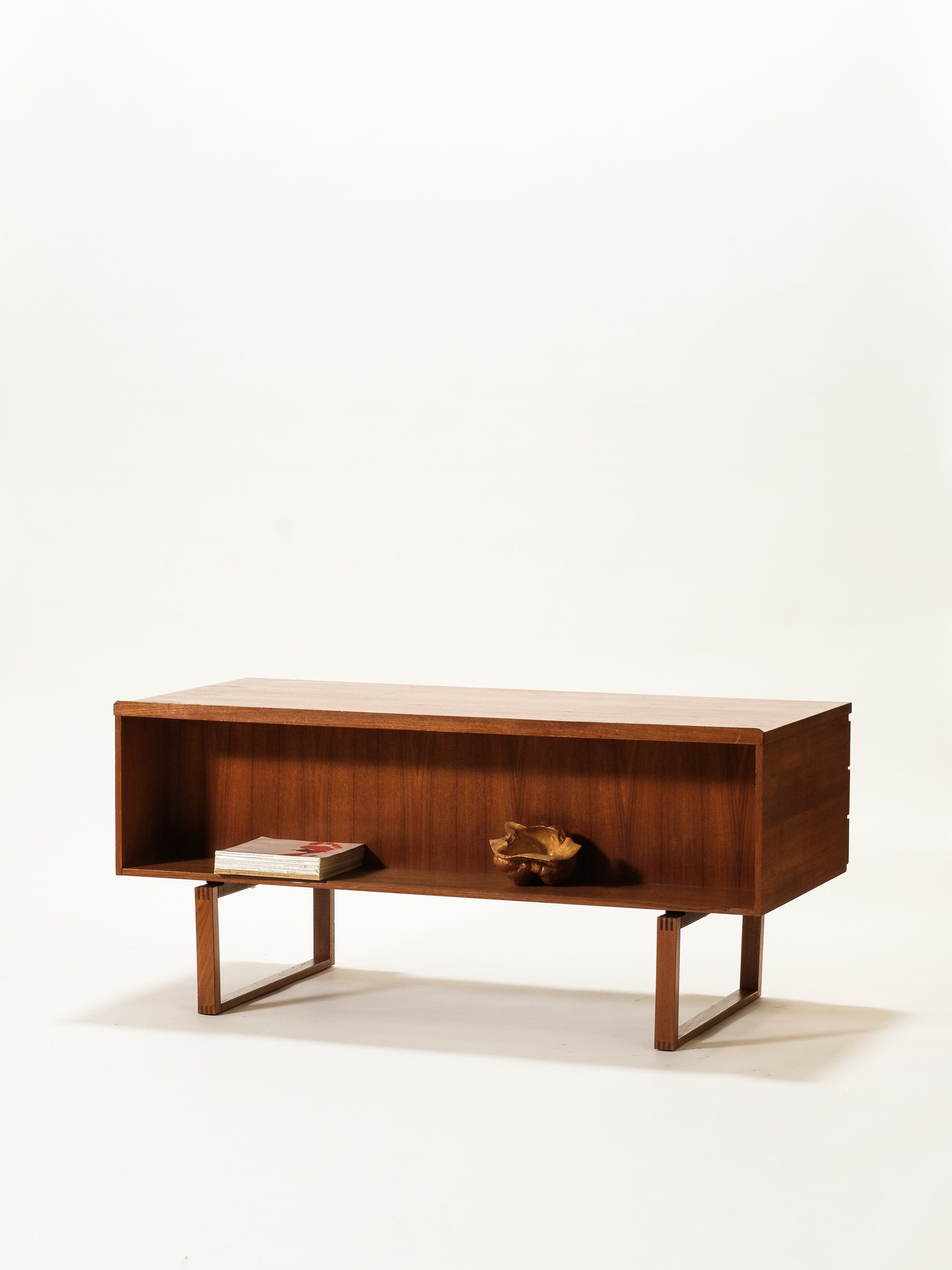 Mid-Century Teak Desk by Henning Jensen &amp; Torbin Valeur for Dyrlund, Denmark, 1960s